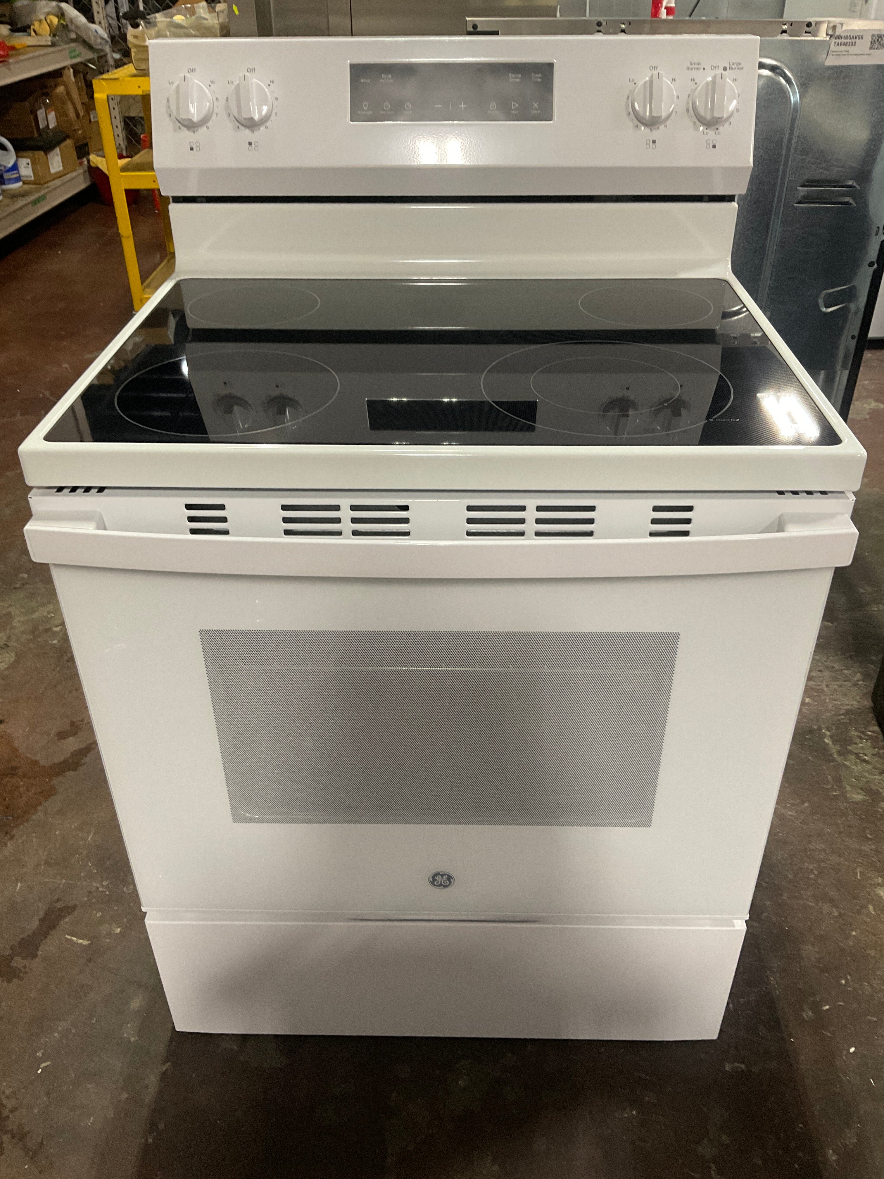 GE® ENERGY STAR® 30" Free-Standing Electric Range