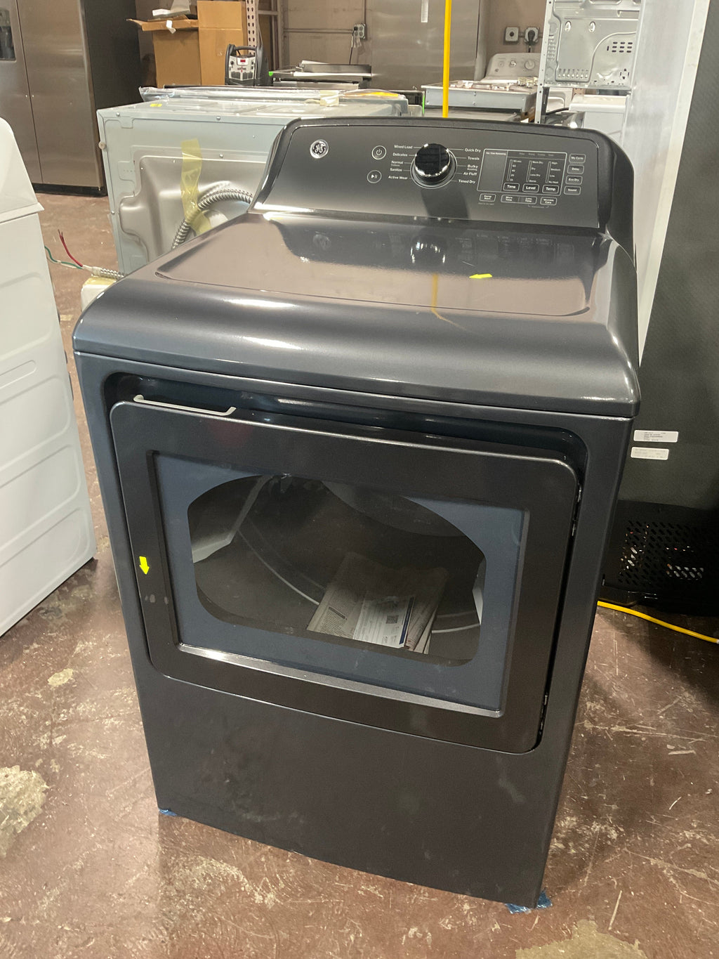 GE GE® 7.4 cu. ft. Capacity Gas Dryer with Up To 120 ft. Venting and Sensor Dry