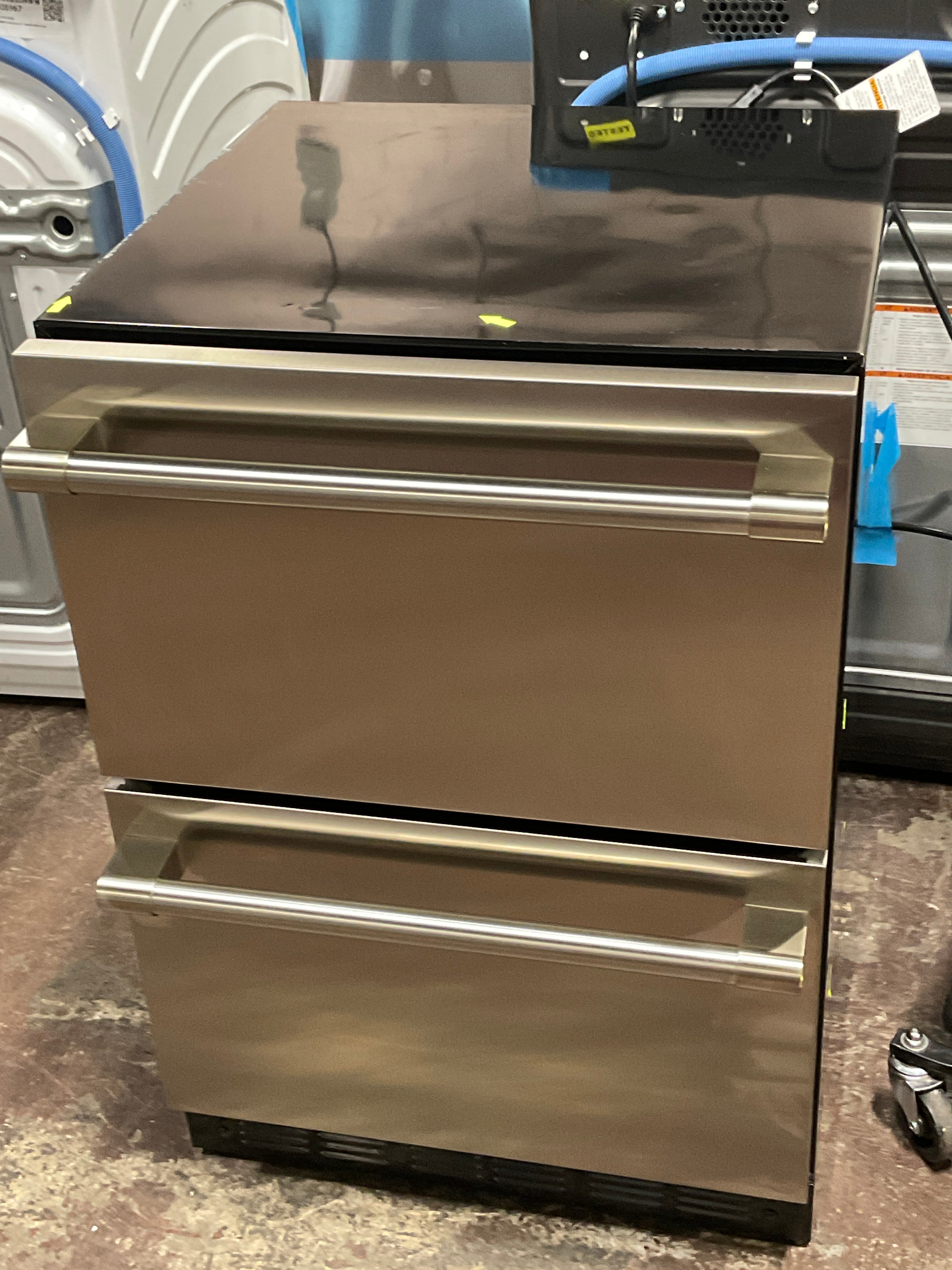 Monogram 24" Double-Drawer Refrigerator