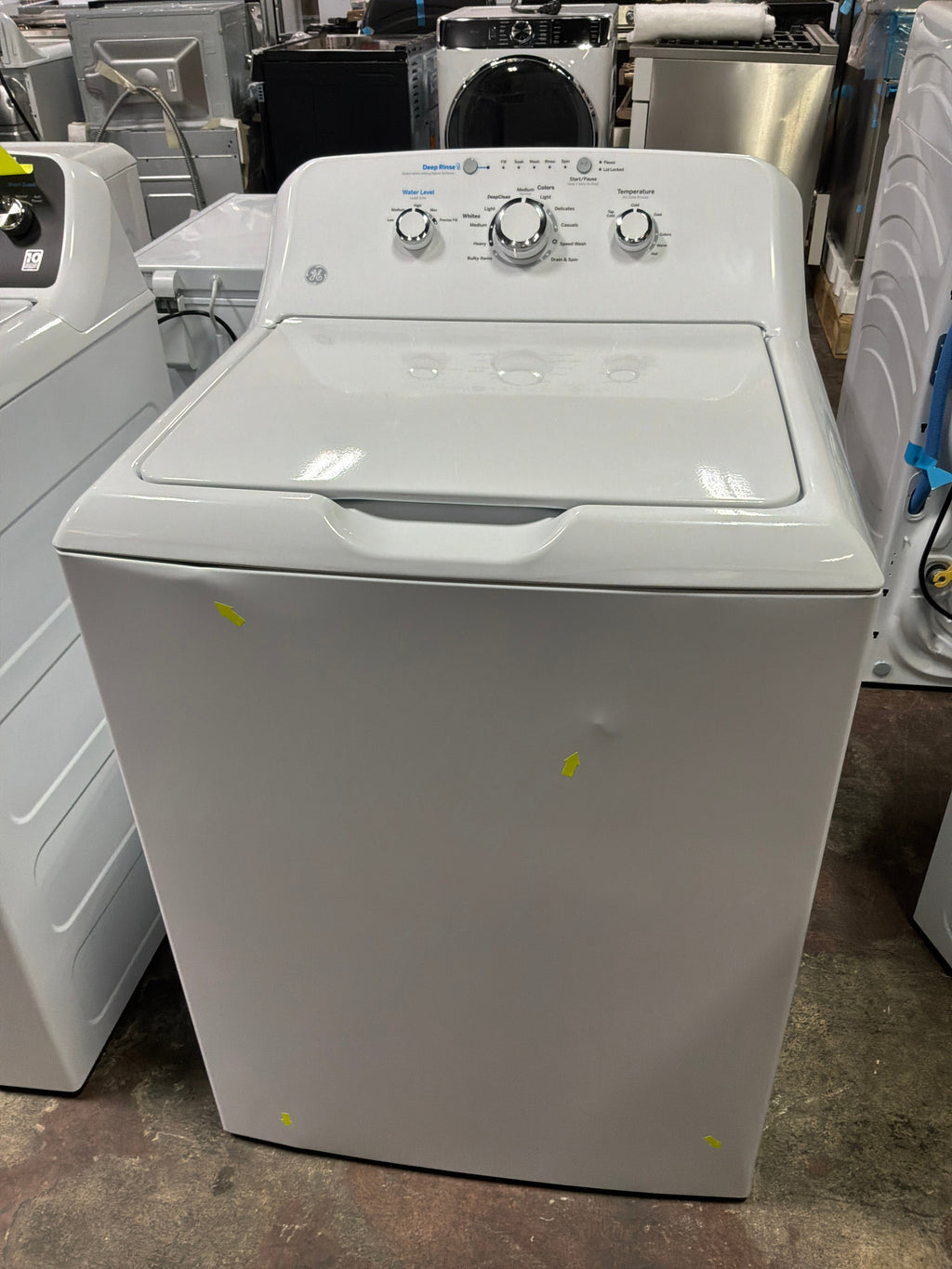 GE GE® 4.0 cu. ft. Capacity Washer with Stainless Steel Basket and Water Level Control