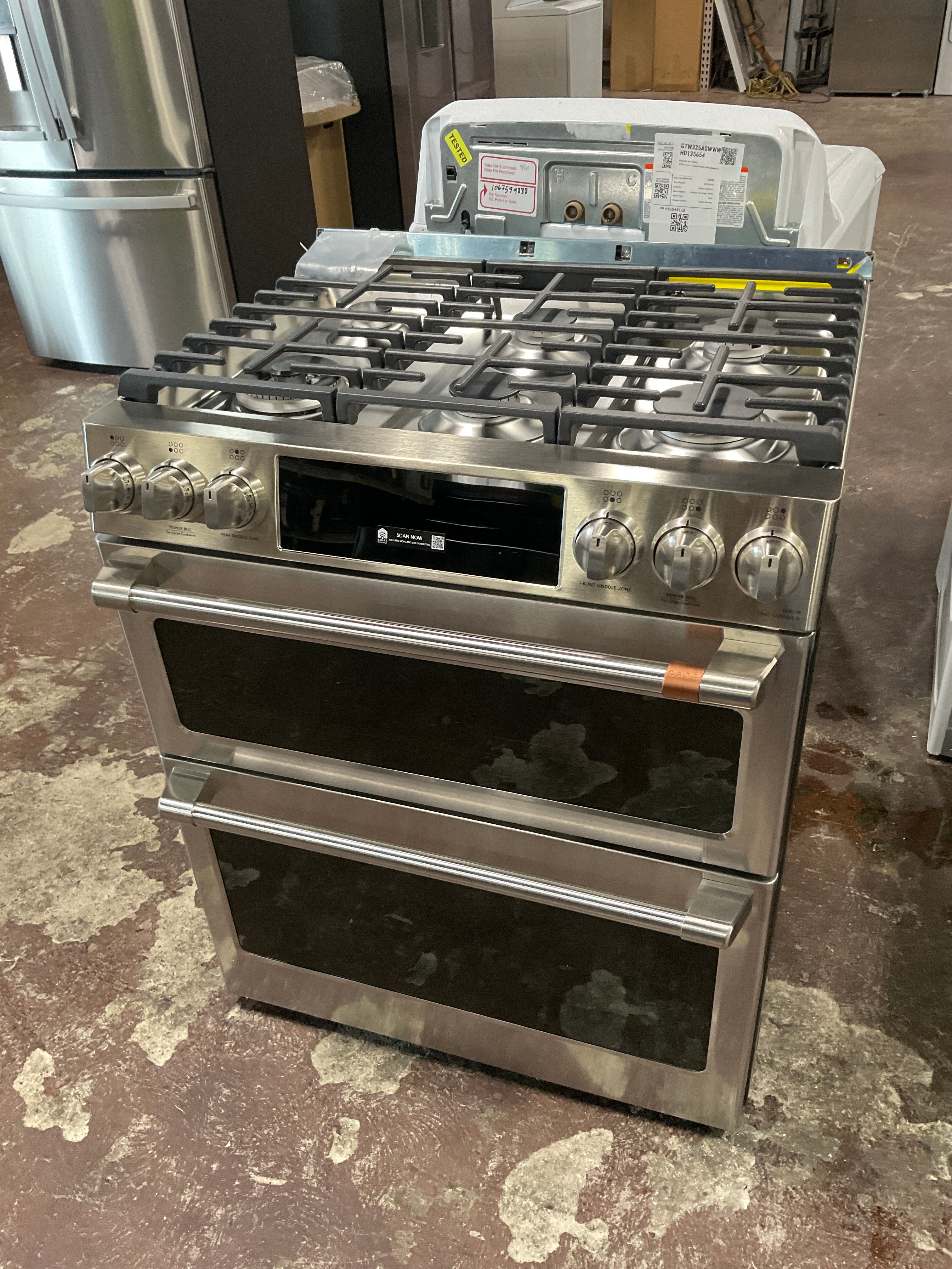 CAFÉ™ 30" Smart Slide-In, Front-Control, Gas Double-Oven Range with Convection