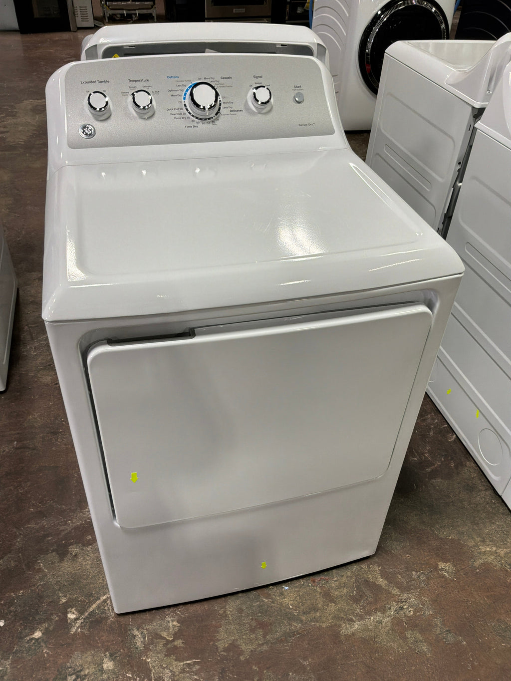 GE GE® 7.2 cu. ft. Capacity aluminized alloy drum Electric Dryer with Sensor Dry
