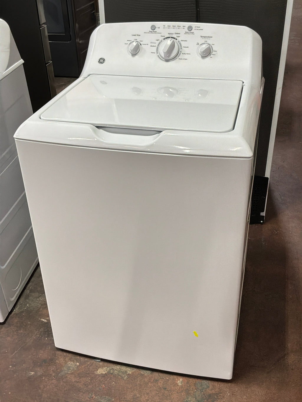 GE® 4.0 cu. ft. Capacity Washer with Stainless Steel Basket and Water Level Control