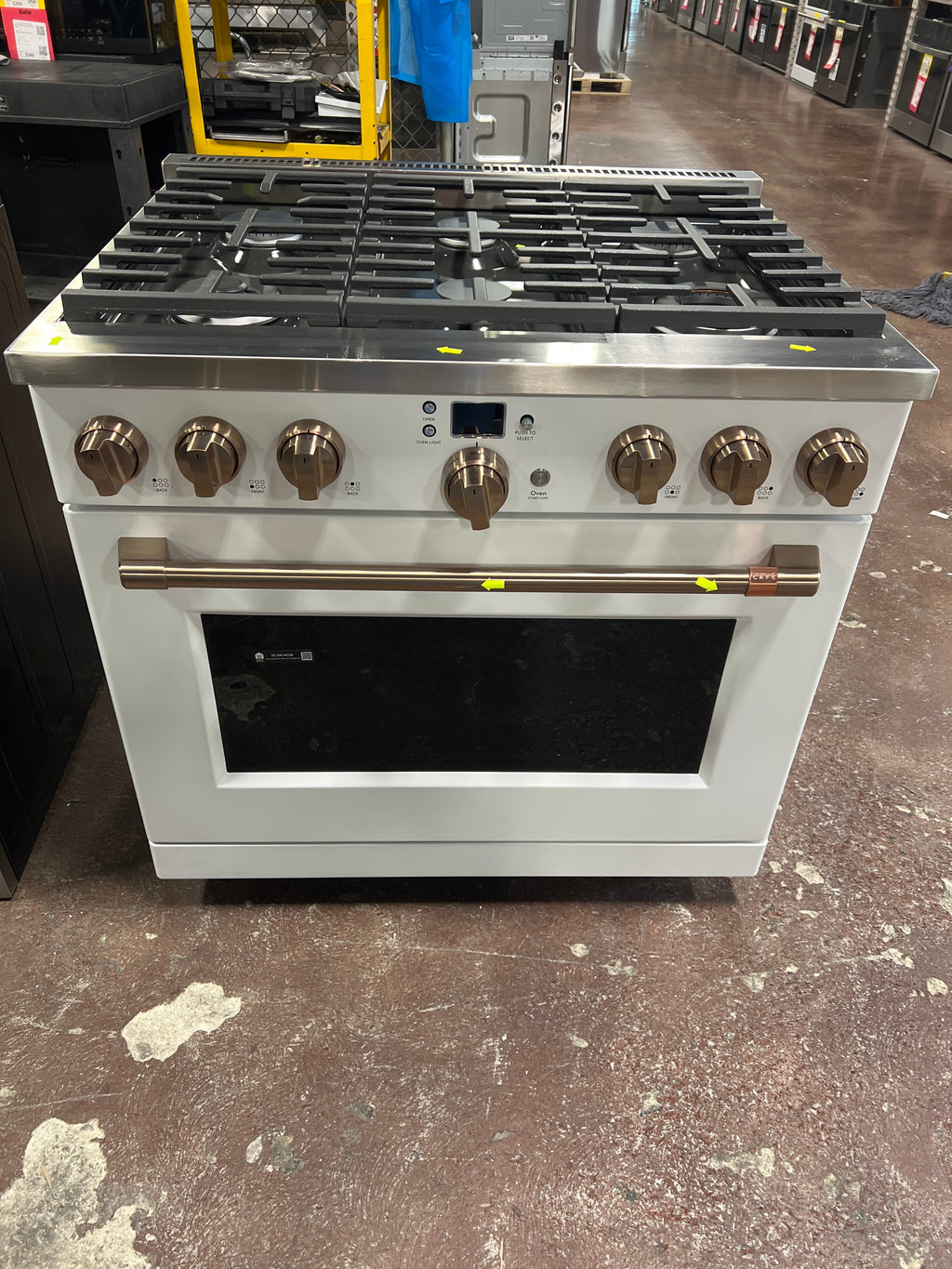 CAFÉ™ 36" Smart Dual-Fuel Commercial-Style Range with 6 Burners (Natural Gas)