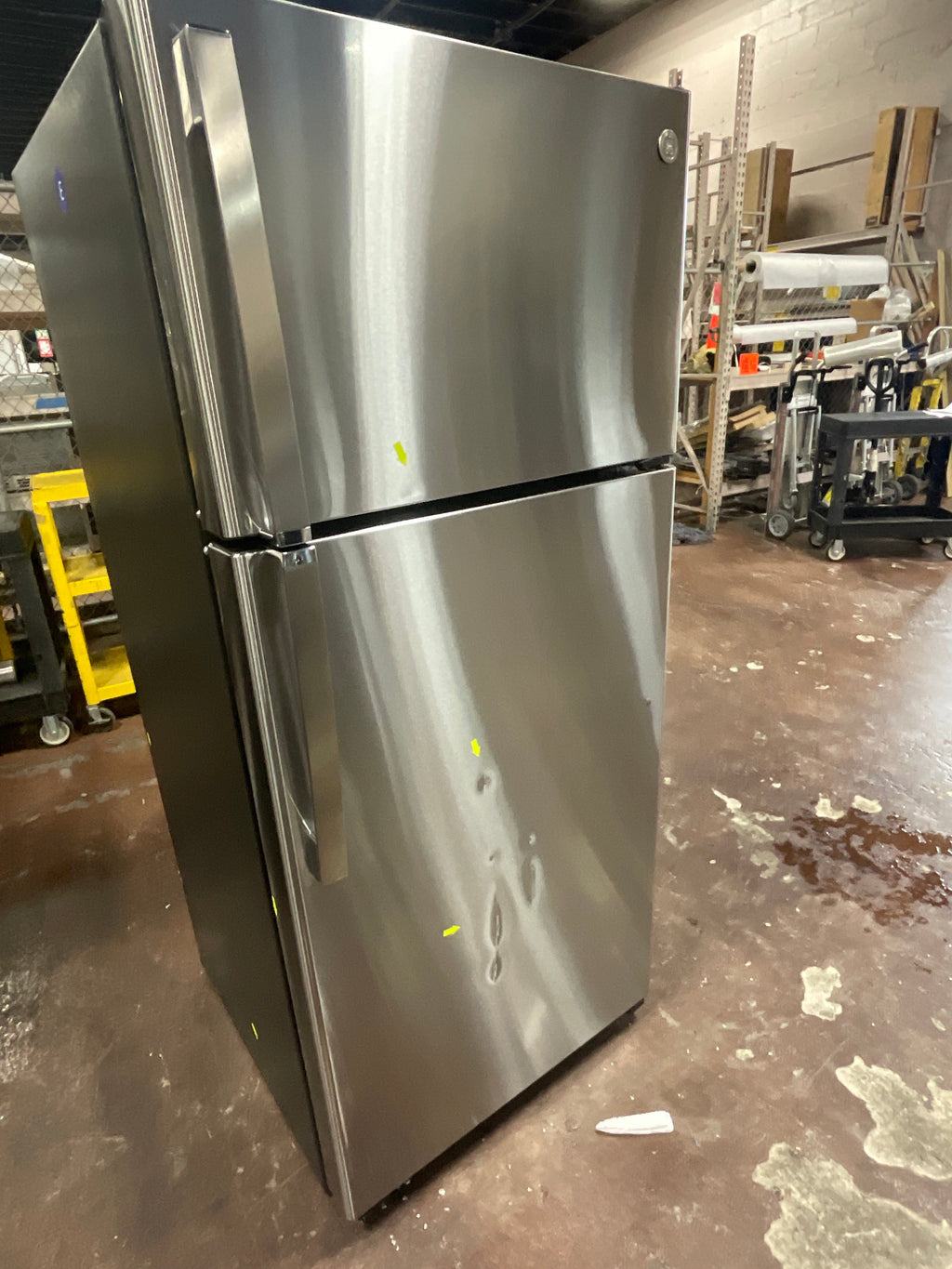 GE GE® ENERGY STAR® 16.6 Cu. Ft. Top-Freezer Refrigerator