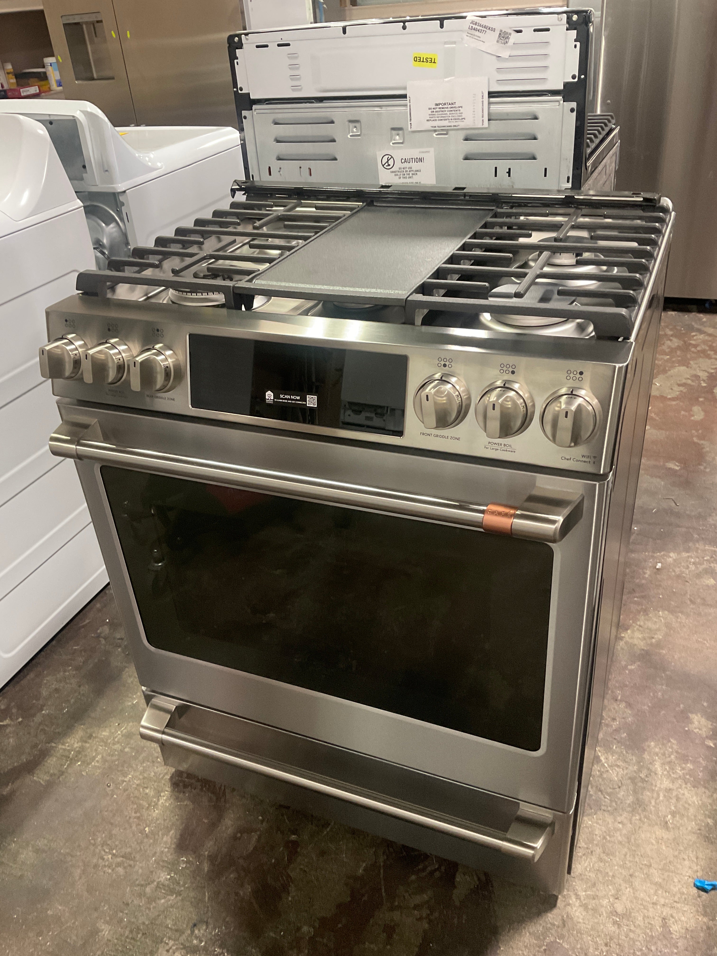 CAFÉ™ 30" Smart Slide-In, Front-Control, Dual-Fuel Range with Warming Drawer
