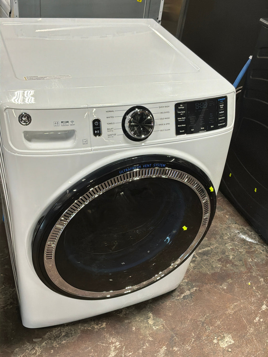 GE GE® ENERGY STAR 4.8 cu. ft. Capacity Smart Front Load ® Washer with UltraFresh Vent System with OdorBlock™ and Sanitize w/Oxi
