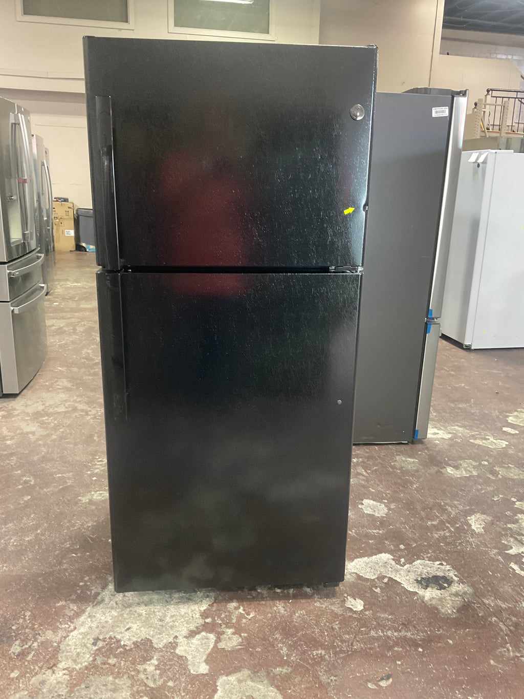 GE GE® ENERGY STAR® 19.2 Cu. Ft. Top-Freezer Refrigerator