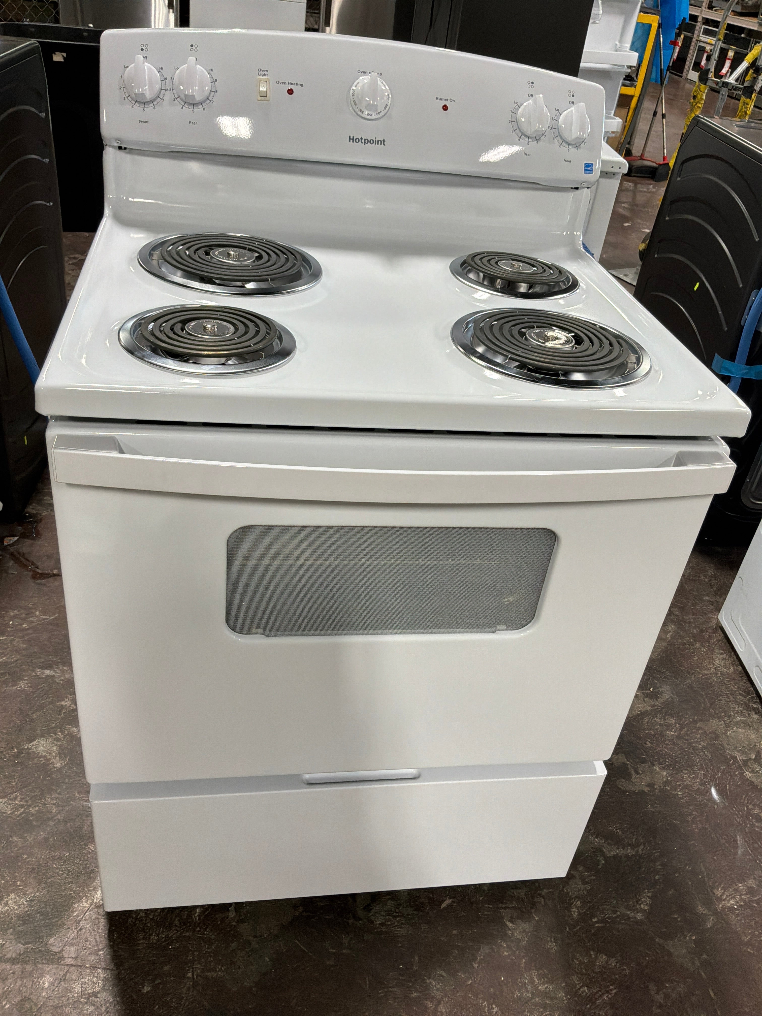 Hotpoint® ENERGY STAR® 30" Free-Standing Electric Range