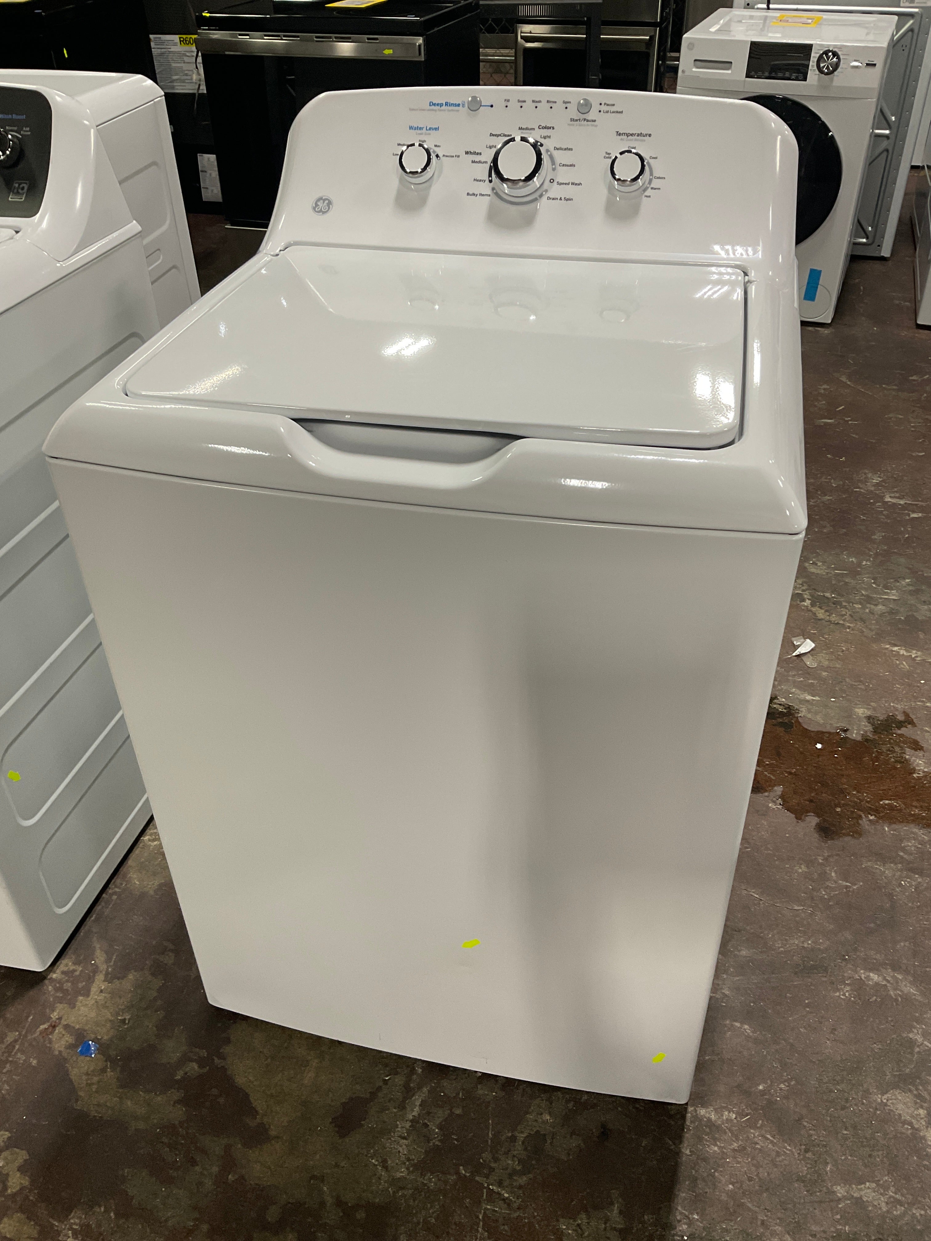 GE GE® 4.0 cu. ft. Capacity Washer with Stainless Steel Basket and Water Level Control