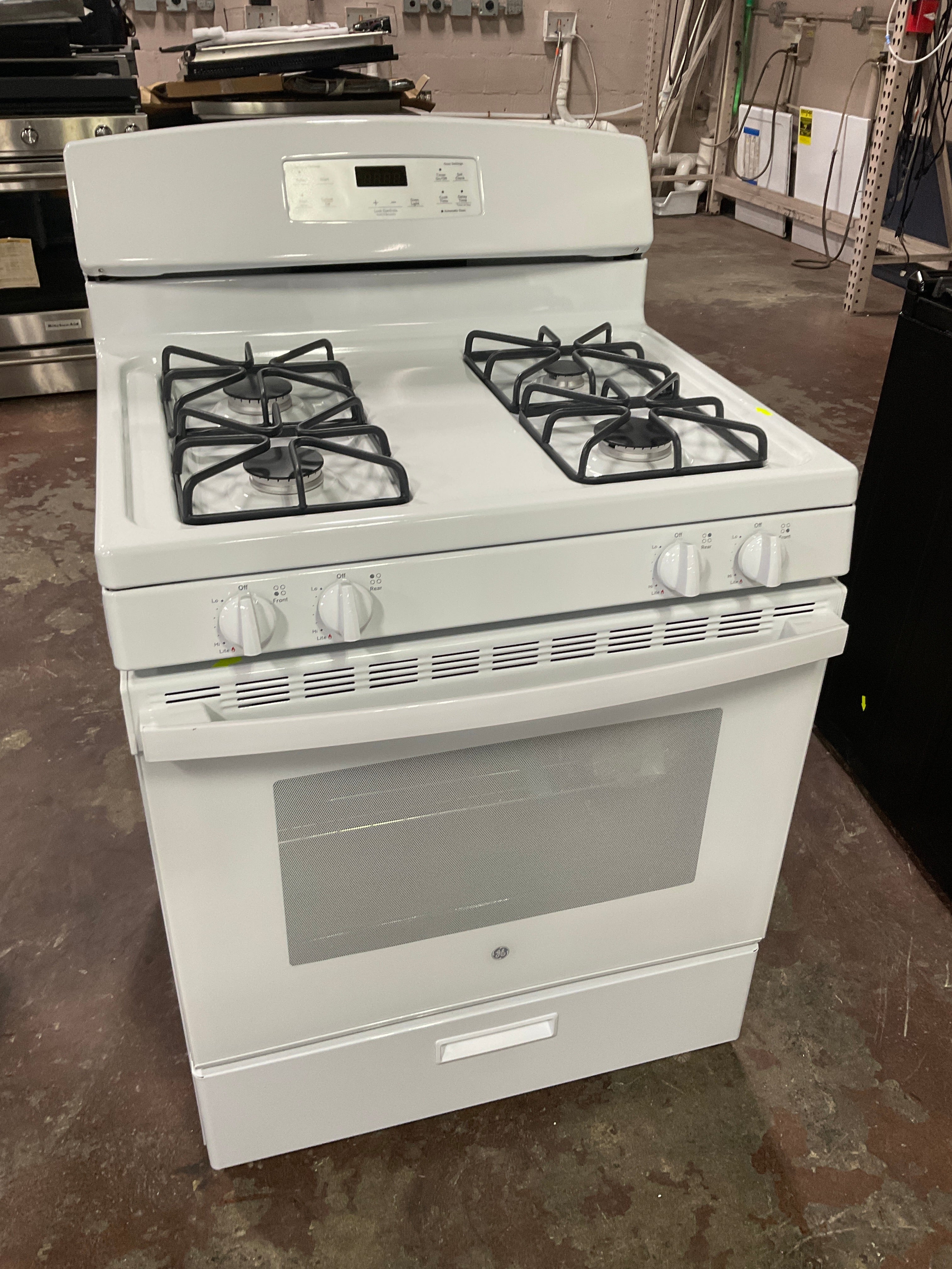 GE® 30" Free-Standing Gas Range