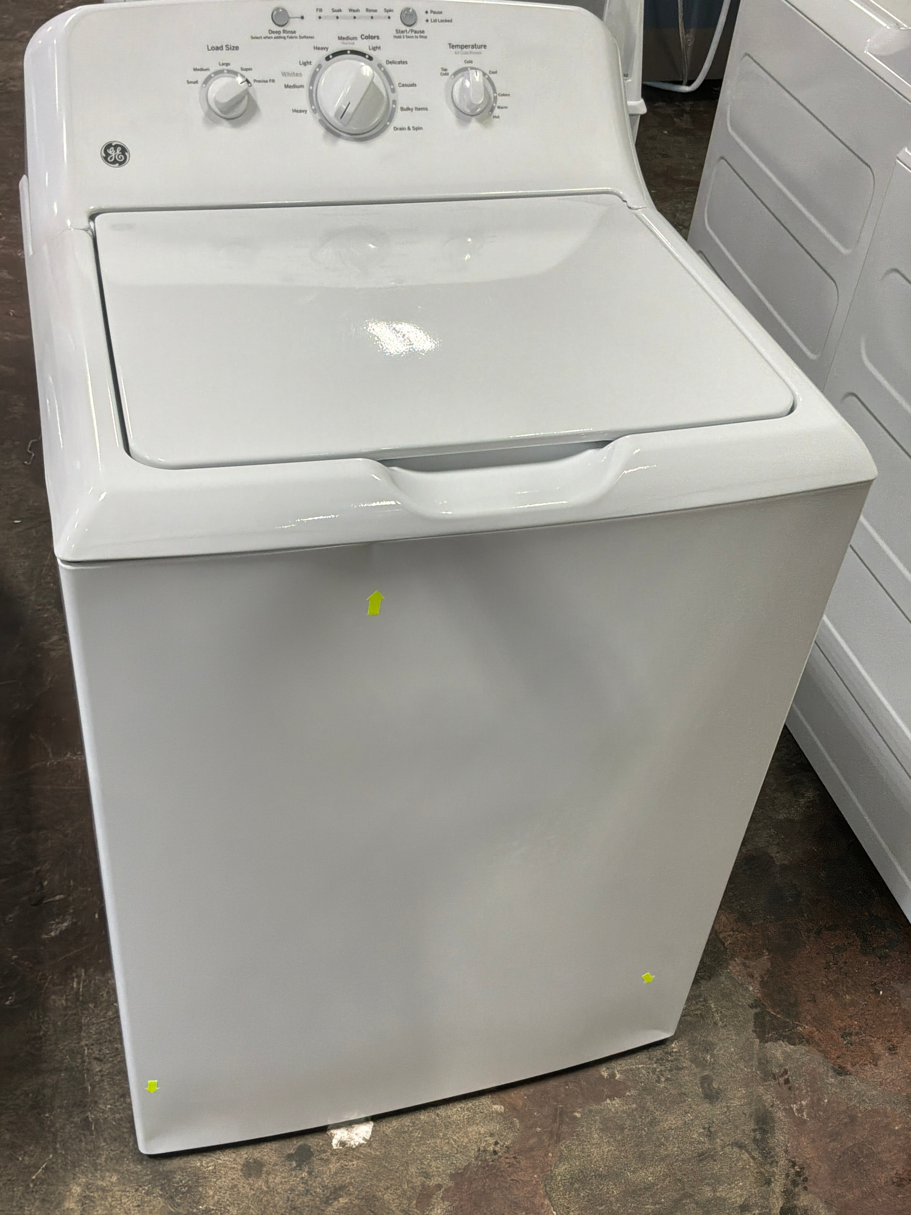 GE® 4.0 cu. ft. Capacity Washer with Stainless Steel Basket and Water Level Control