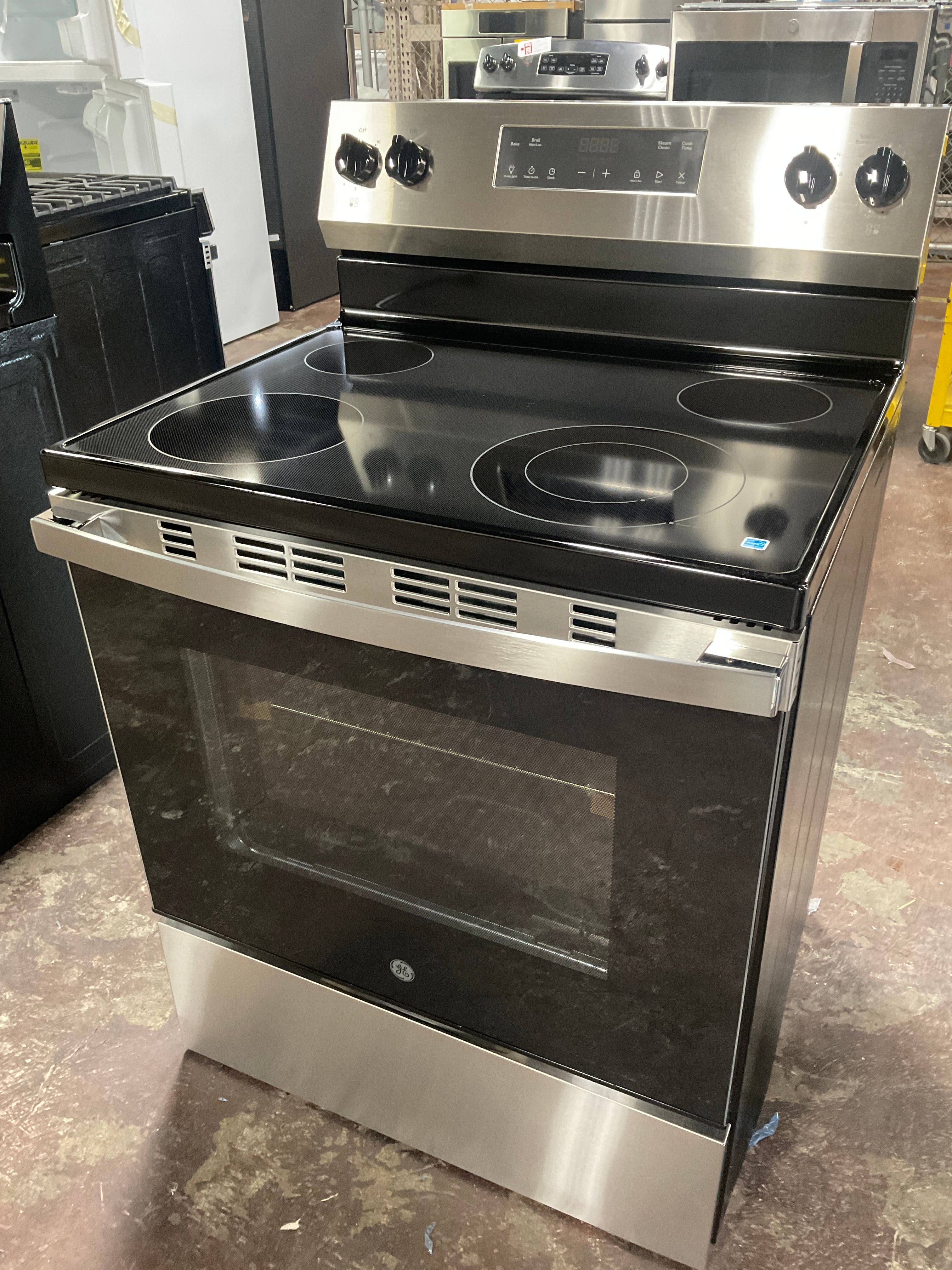 GE GE® ENERGY STAR® 30" Free-Standing Electric Range
