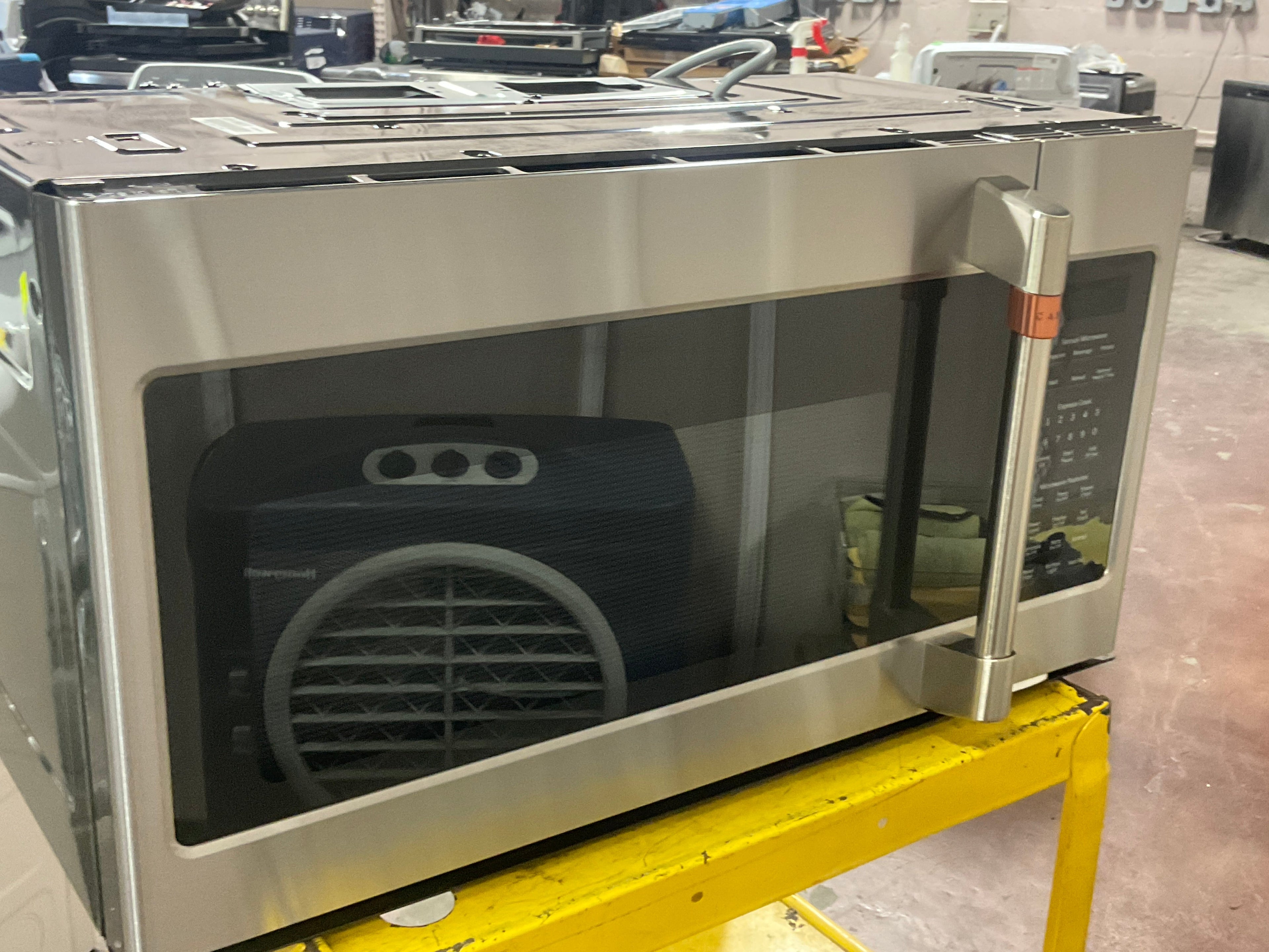 CAFÉ™ 1.9 Cu. Ft. Over-the-Range Microwave Oven
