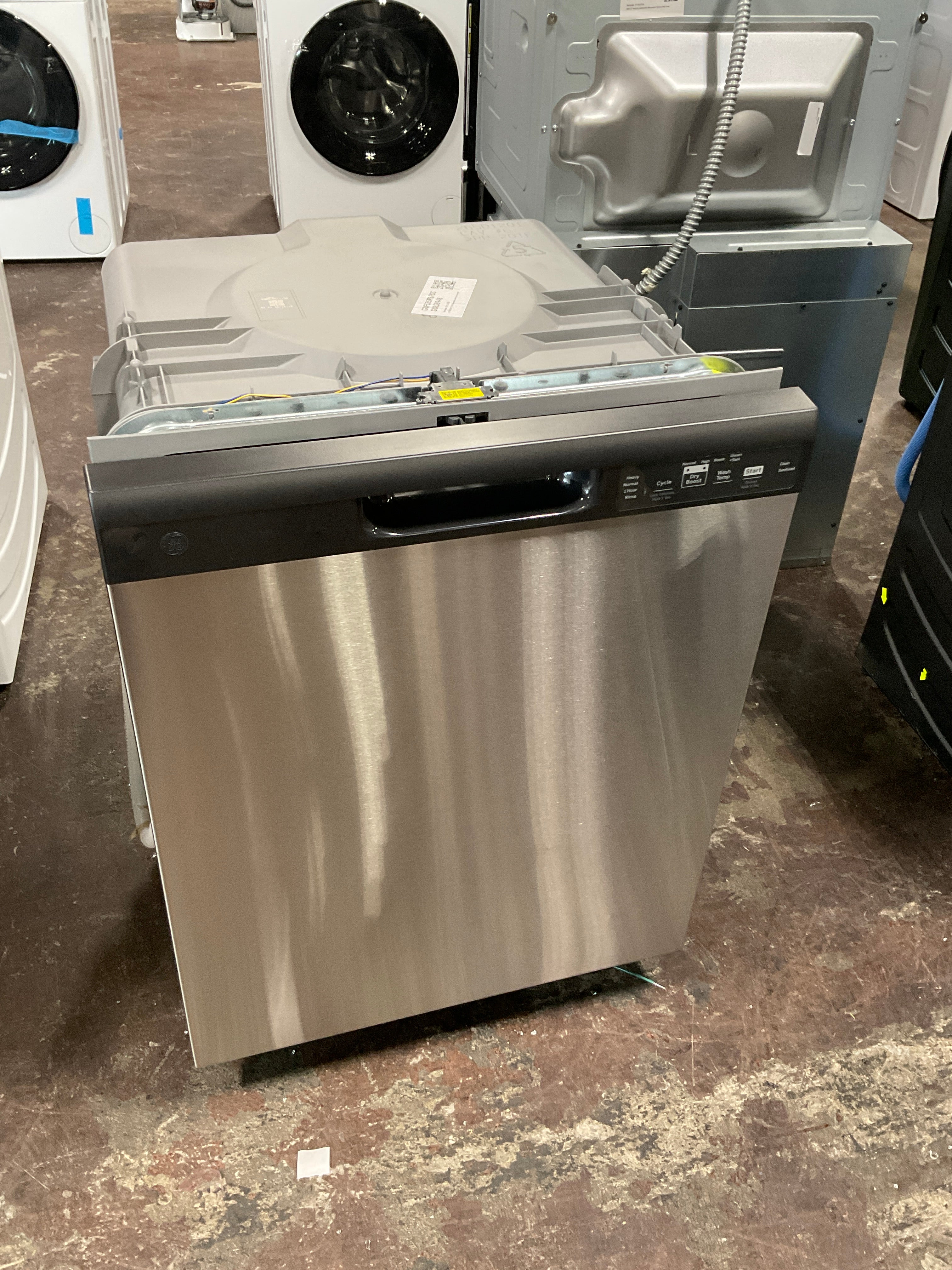 GE ENERGY STAR Dishwasher with Front Controls