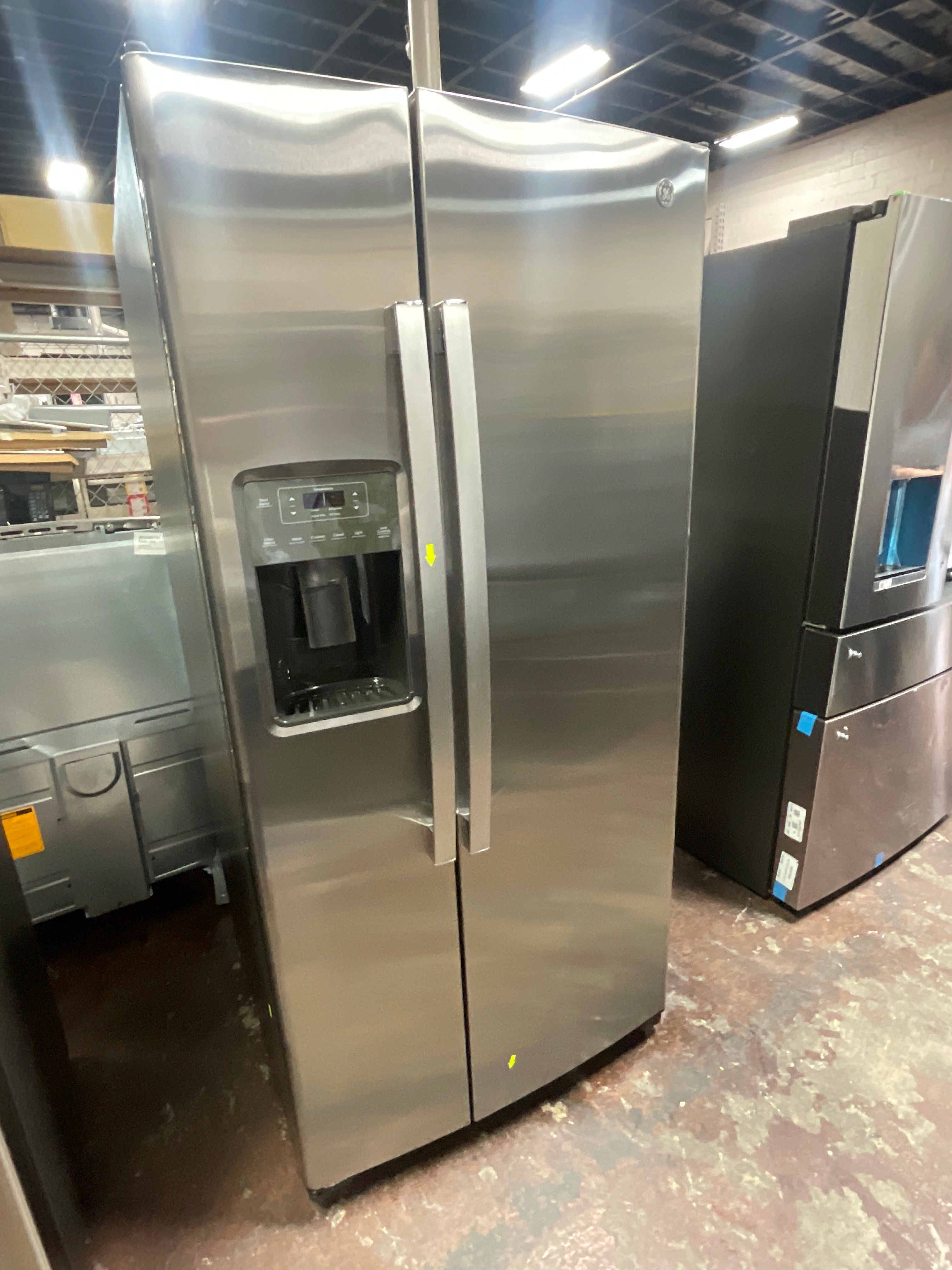 GE 23.0 Cu. Ft. Side-By-Side Refrigerator