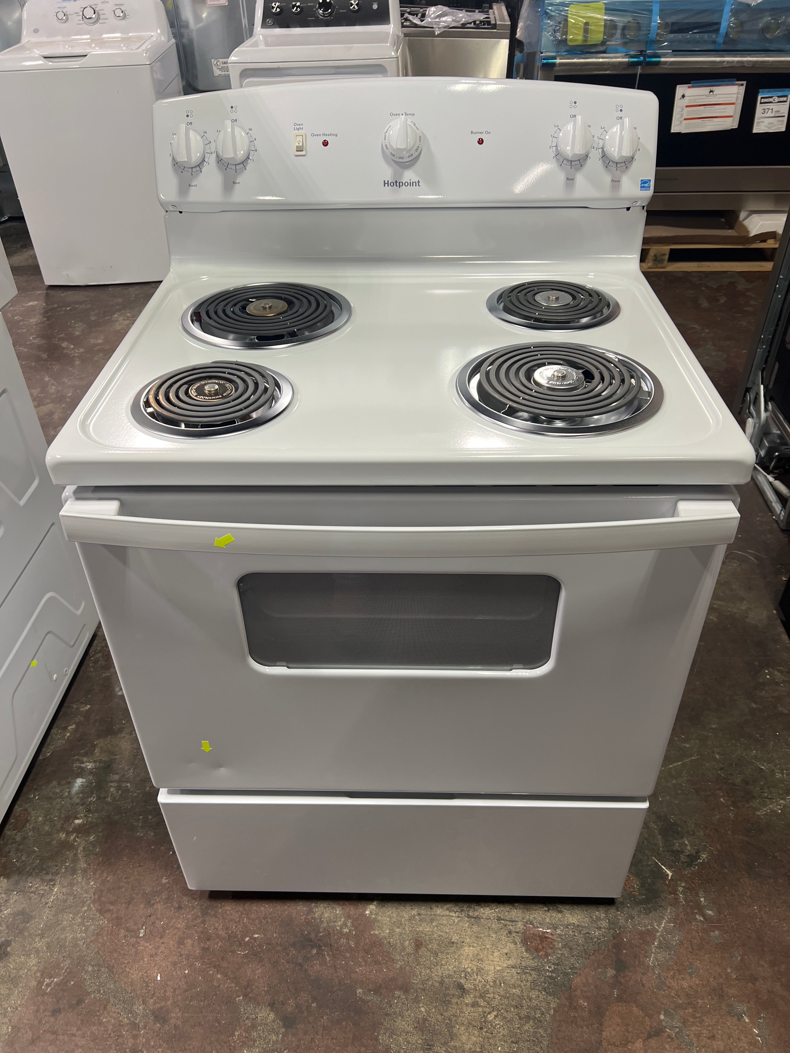 Hotpoint® ENERGY STAR® 30" Free-Standing Electric Range