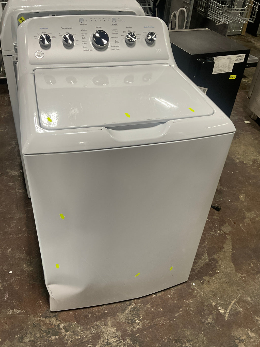 GE GE® ENERGY STAR® 4.6 cu. ft. Capacity Washer with Stainless Steel Basket and Stain PreTreat