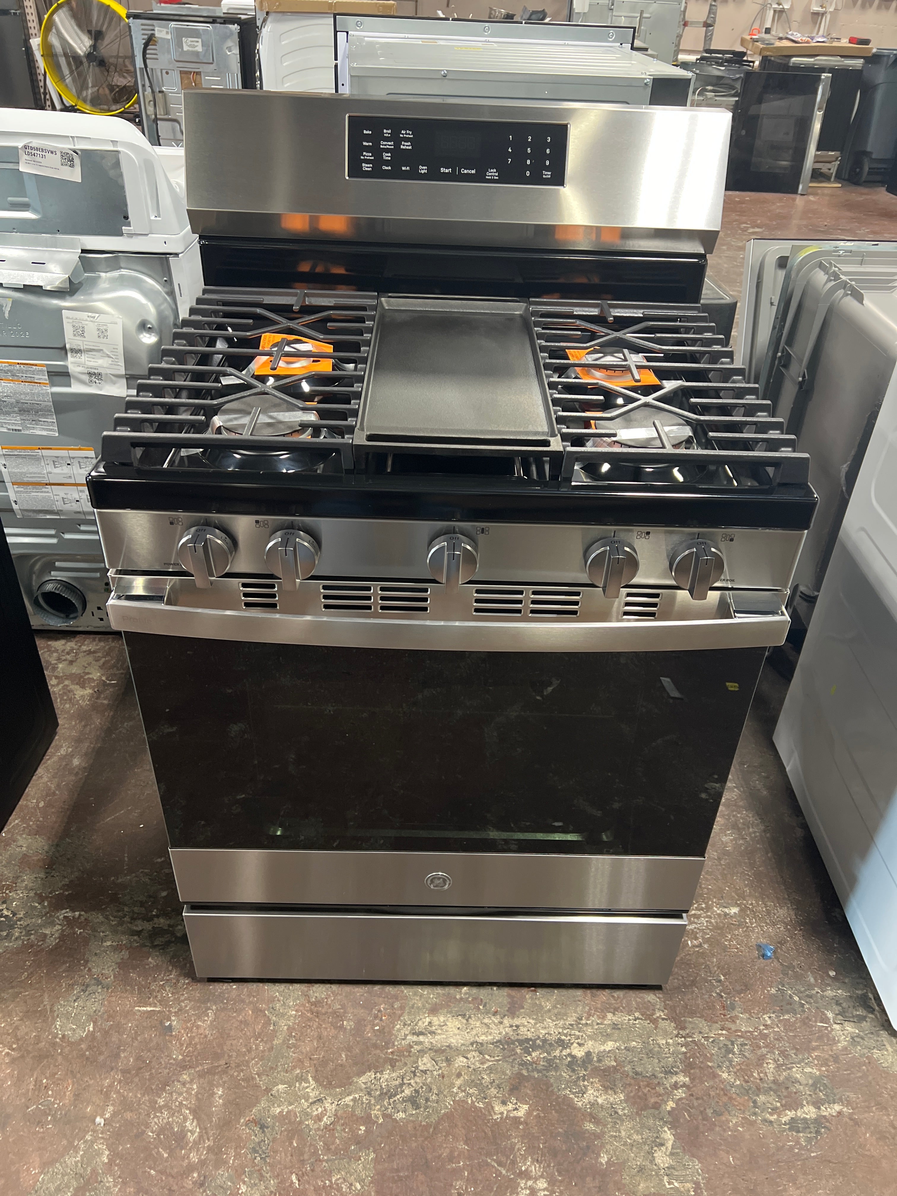 GE Profile™ 30” Smart Free-Standing Gas Convection Range with No Preheat Air Fry and EasyWash™ Oven Tray