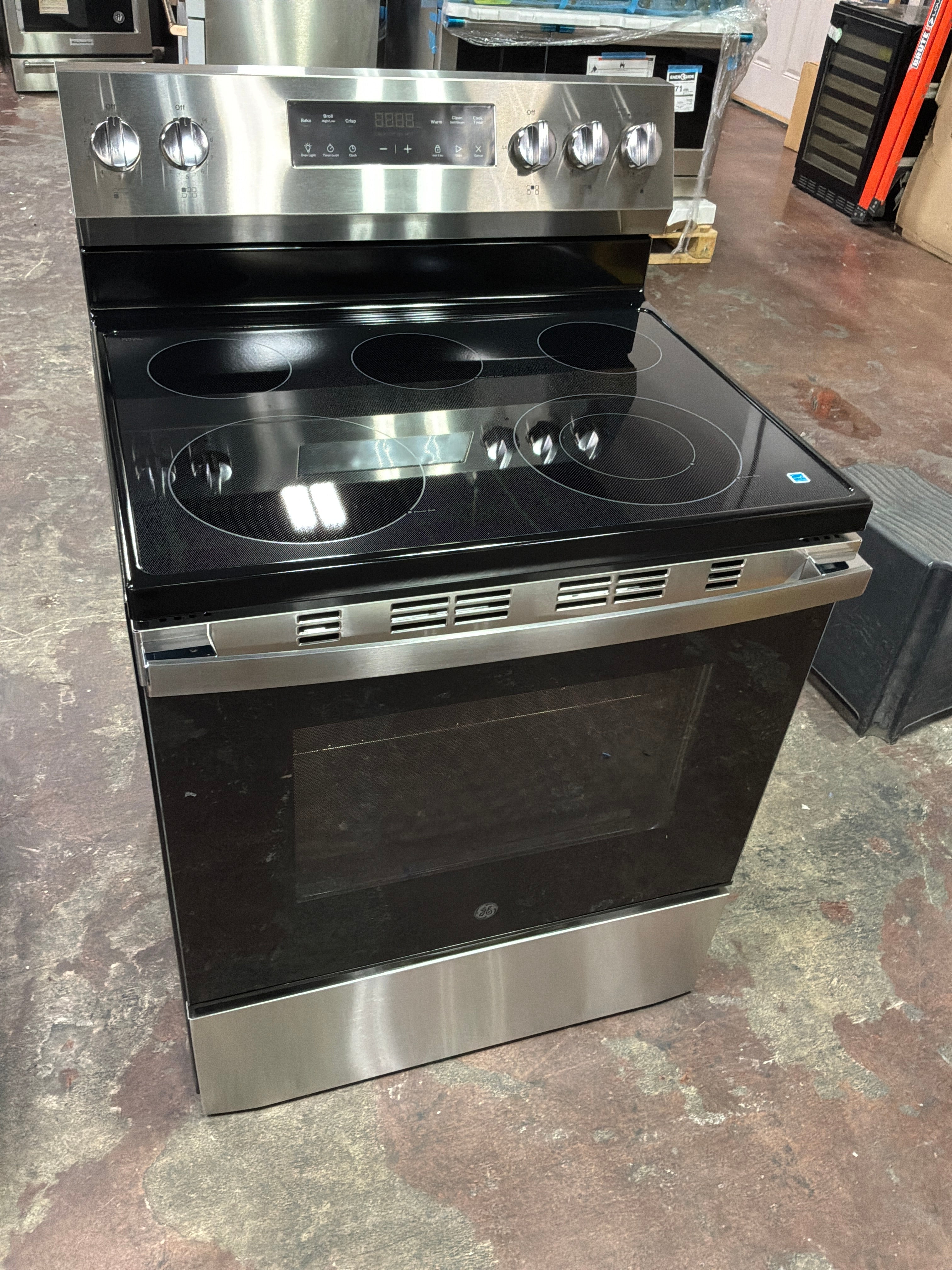 GE® ENERGY STAR® 30" Free-Standing Electric Range with Crisp Mode