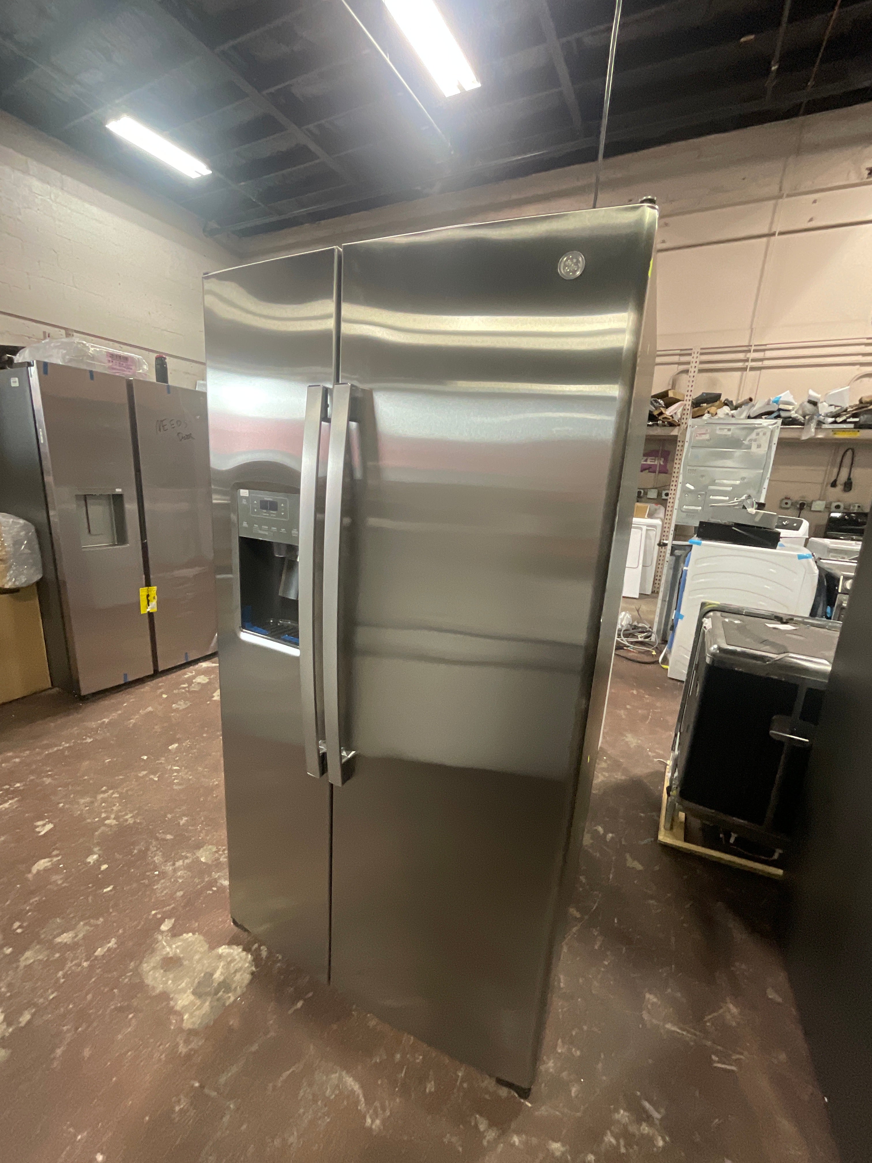 GE 25.3 Cu. Ft. Side-By-Side Refrigerator