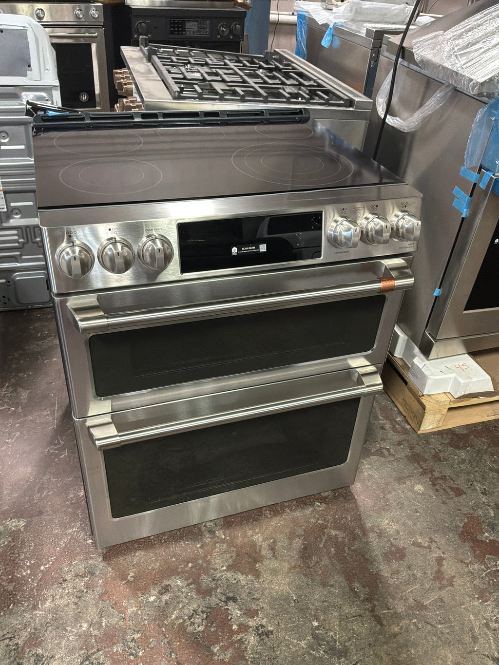 CAFÉ™ 30" Smart Slide-In, Front-Control, Radiant and Convection Double-Oven Range