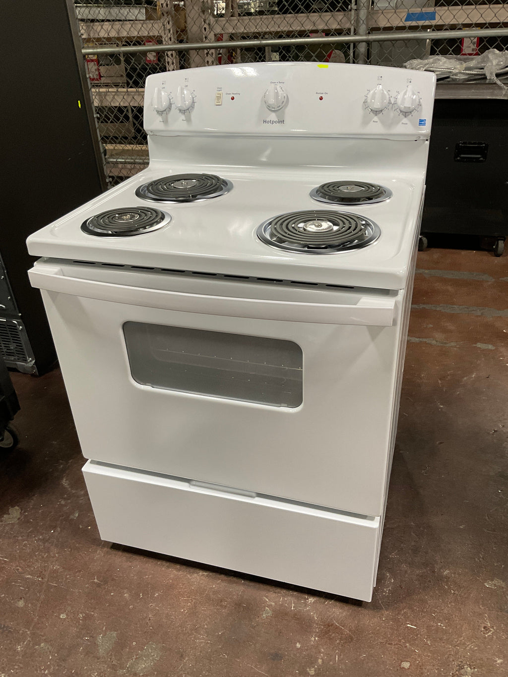 Hotpoint® ENERGY STAR® 30" Free-Standing Electric Range