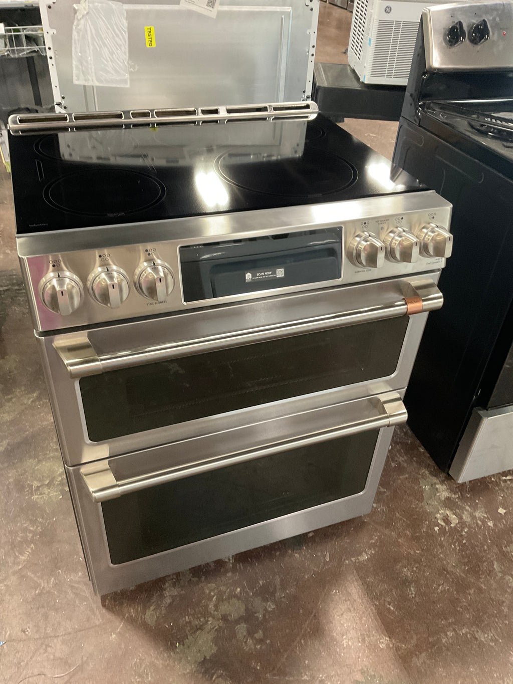 CAFÉ™ 30" Smart Slide-In, Front-Control, Induction and Convection Double-Oven Range