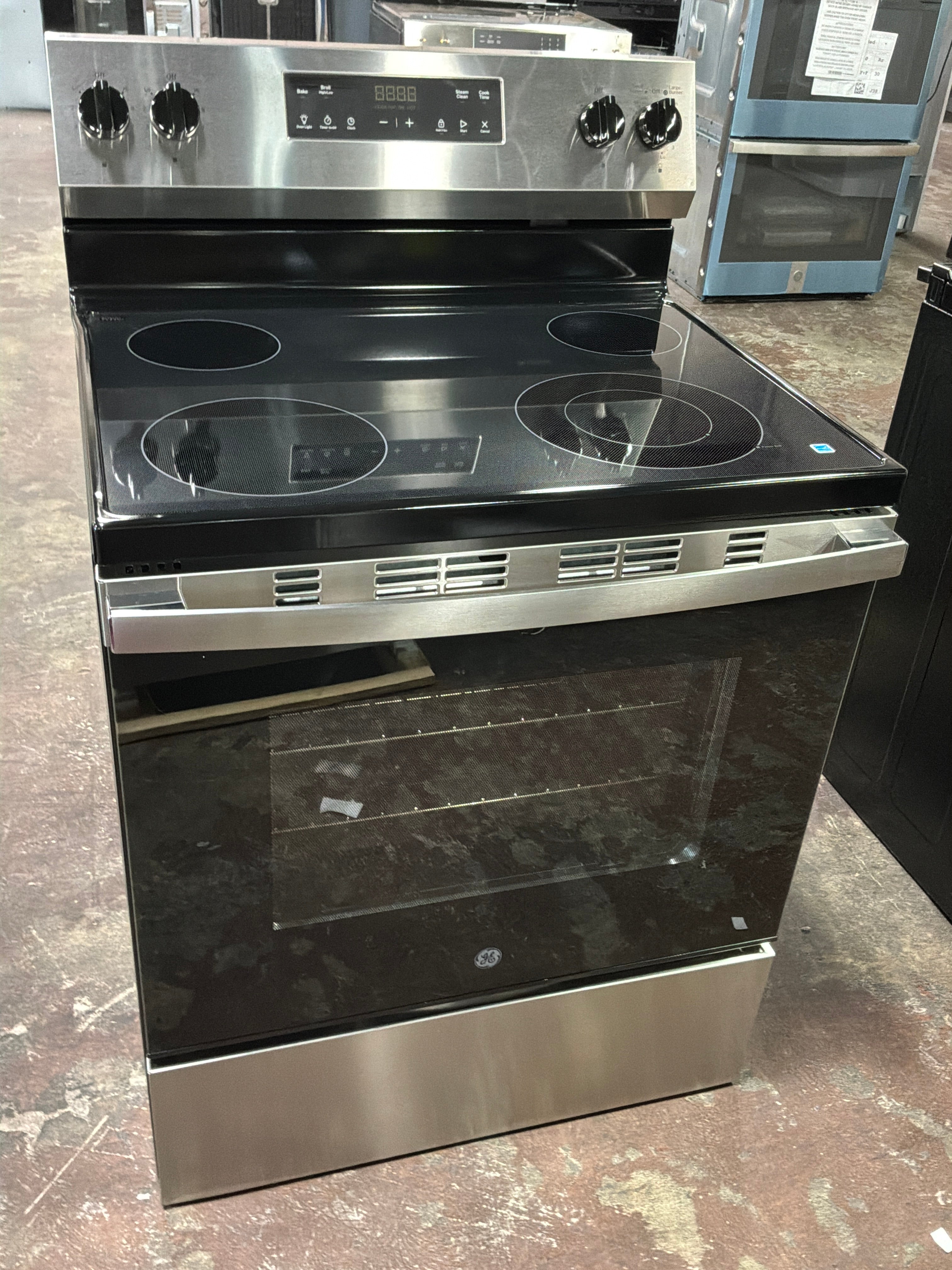 GE GE® ENERGY STAR® 30" Free-Standing Electric Range