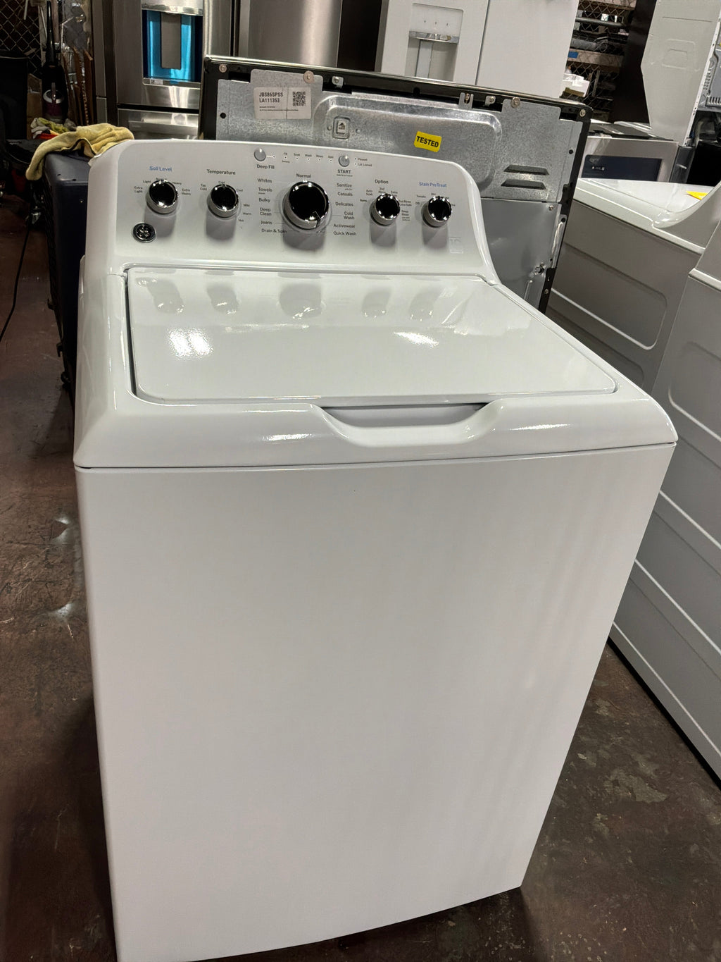 GE GE® ENERGY STAR® 4.6 cu. ft. Capacity Washer with Stainless Steel Basket and Stain PreTreat