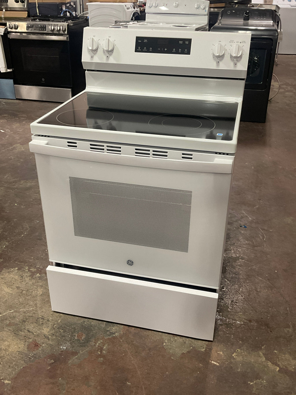 GE® ENERGY STAR® 30" Free-Standing Electric Range