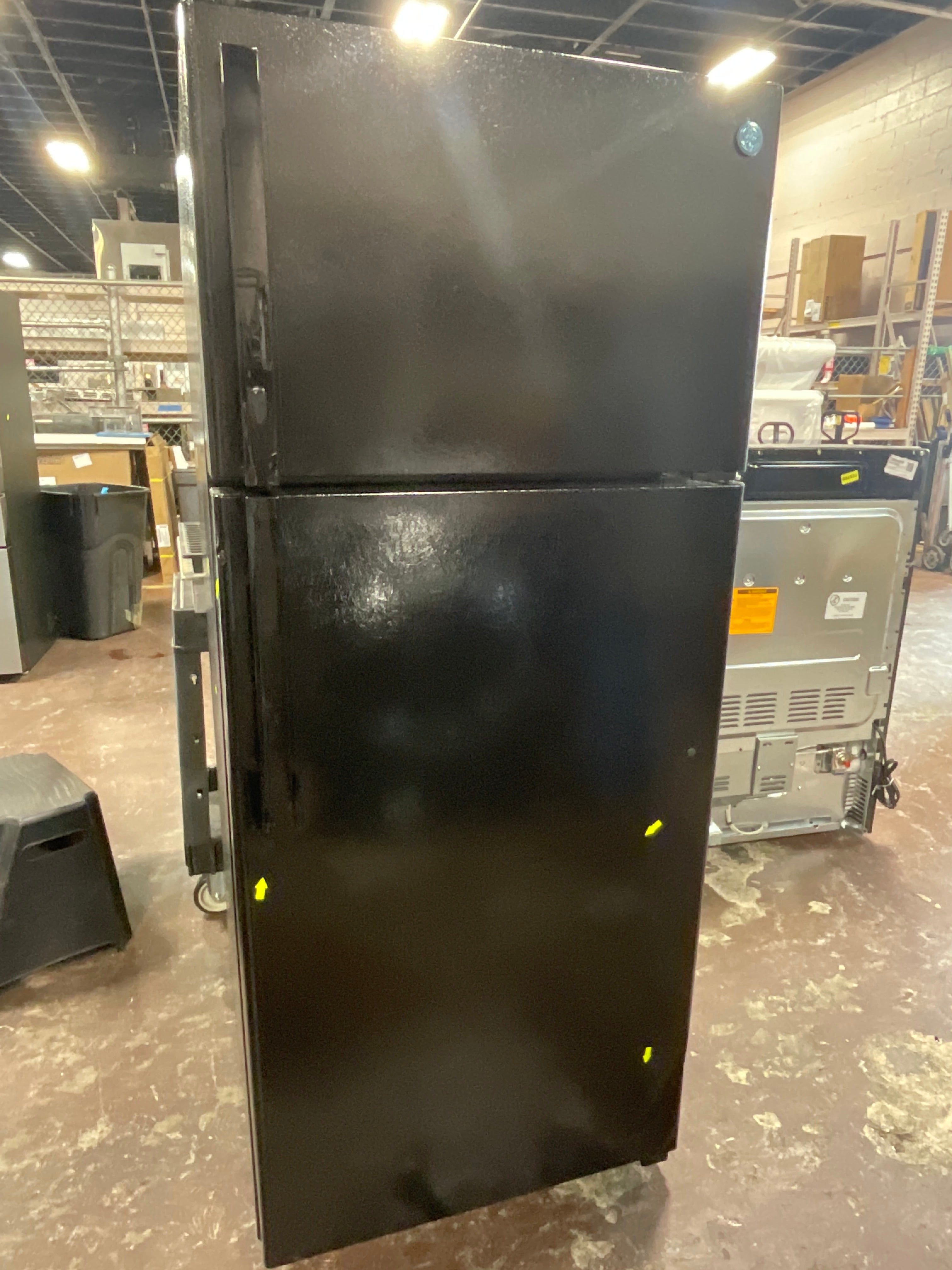 GE GE® ENERGY STAR® 17.5 Cu. Ft. Top-Freezer Refrigerator