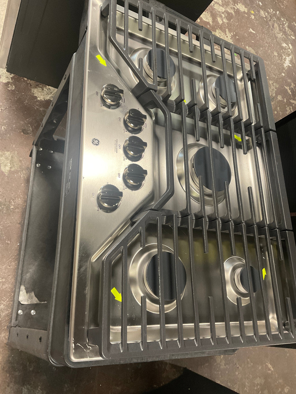 GE® 30" Built-In Gas Cooktop with 5 Burners and Dishwasher Safe Grates