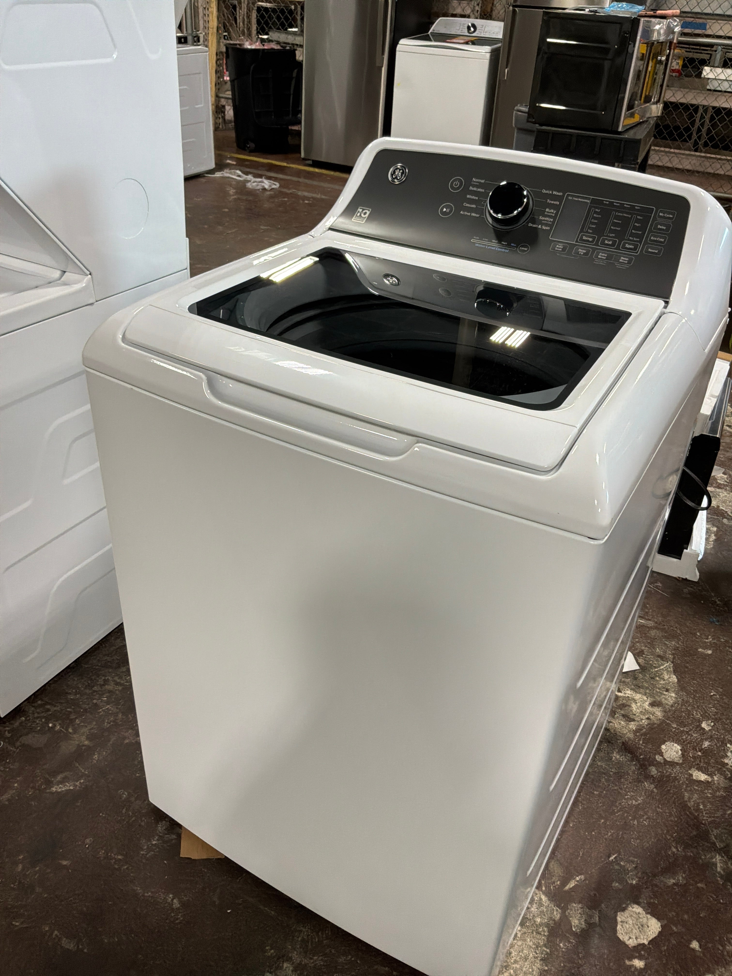 GE GE® 4.5 cu. ft. Capacity Washer with Water Level Control