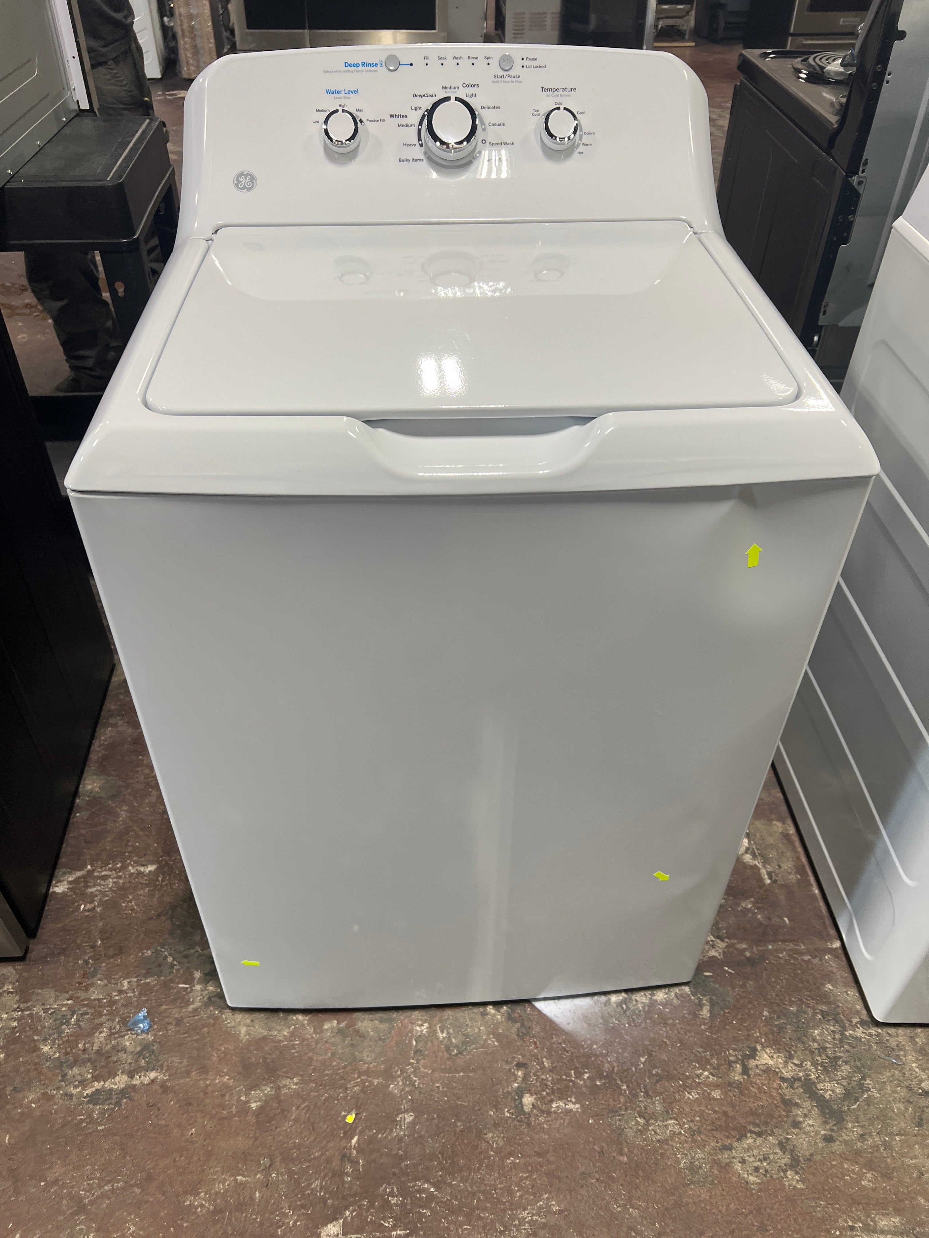 GE GE® 4.0 cu. ft. Capacity Washer with Stainless Steel Basket and Water Level Control