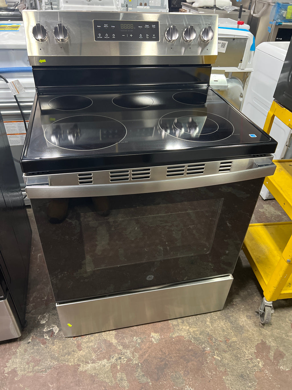 GE® ENERGY STAR® 30" Free-Standing Electric Range with Crisp Mode