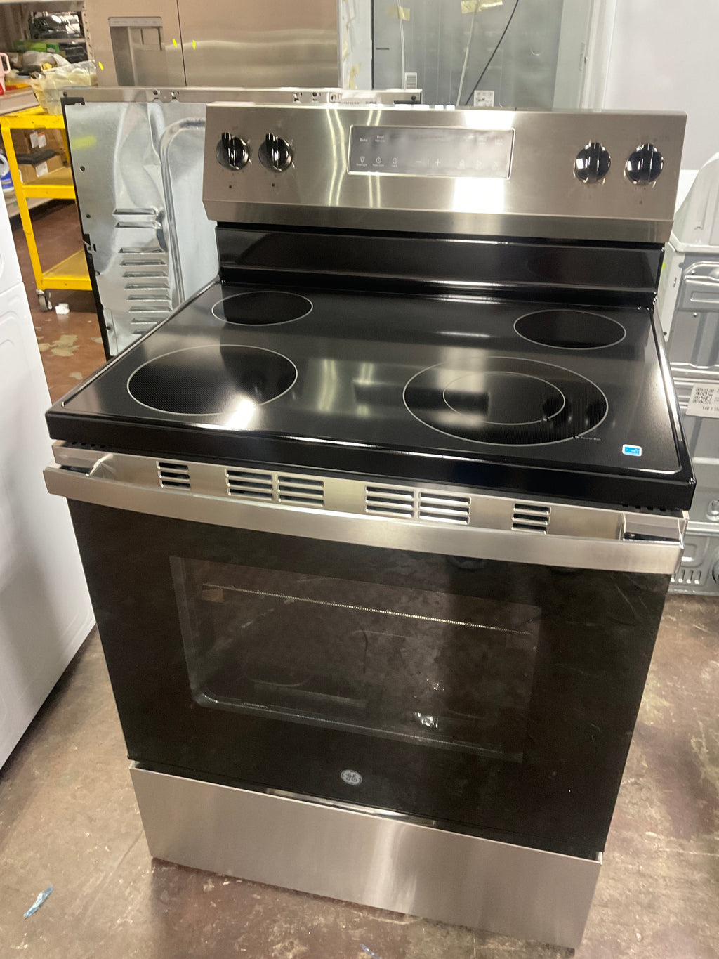 GE GE® ENERGY STAR® 30" Free-Standing Electric Range
