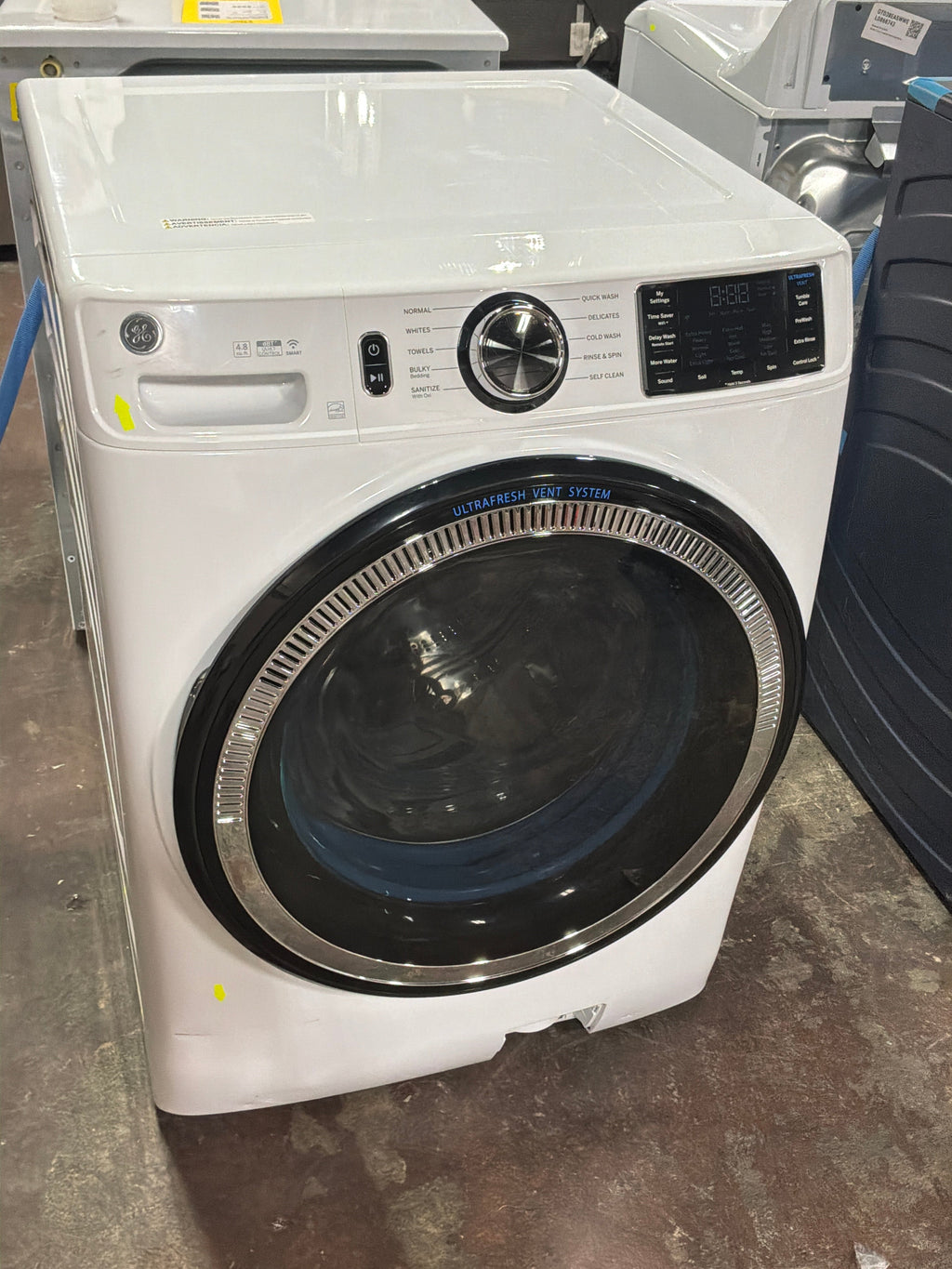 GE GE® ENERGY STAR 4.8 cu. ft. Capacity Smart Front Load ® Washer with UltraFresh Vent System with OdorBlock™ and Sanitize w/Oxi