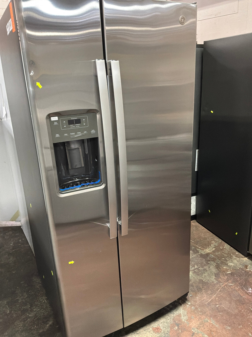 GE 23.0 Cu. Ft. Side-By-Side Refrigerator