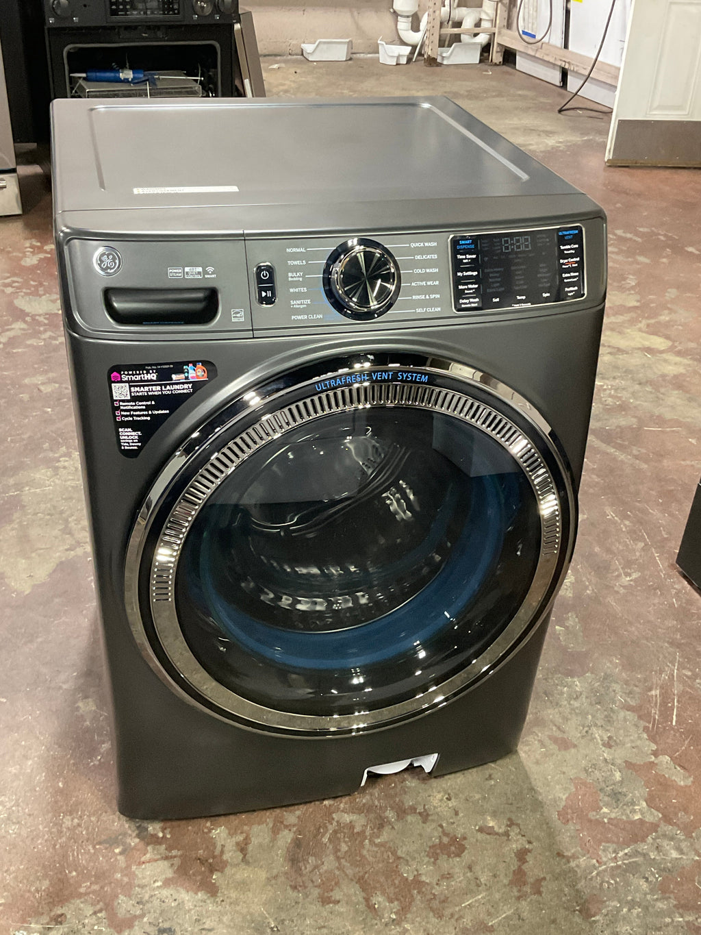 GE® ENERGY STAR® 5.0 cu. ft. Capacity Smart Front Load Steam Washer with SmartDispense™ UltraFresh Vent System with OdorBlock™ and Steam