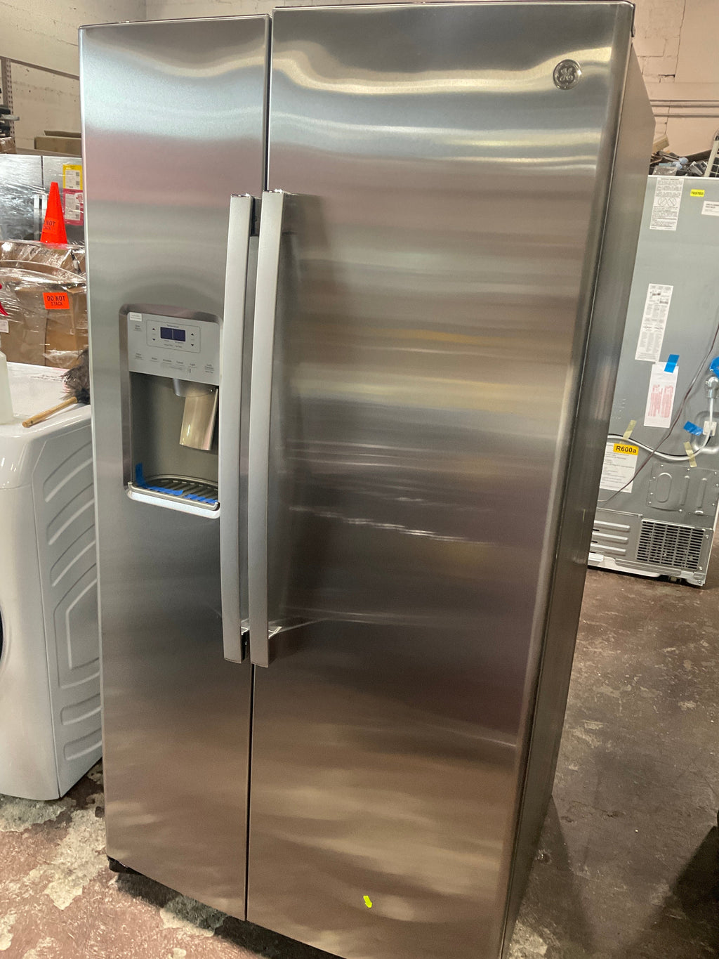 GE 25.1 Cu. Ft. Fingerprint Resistant Side-By-Side Refrigerator