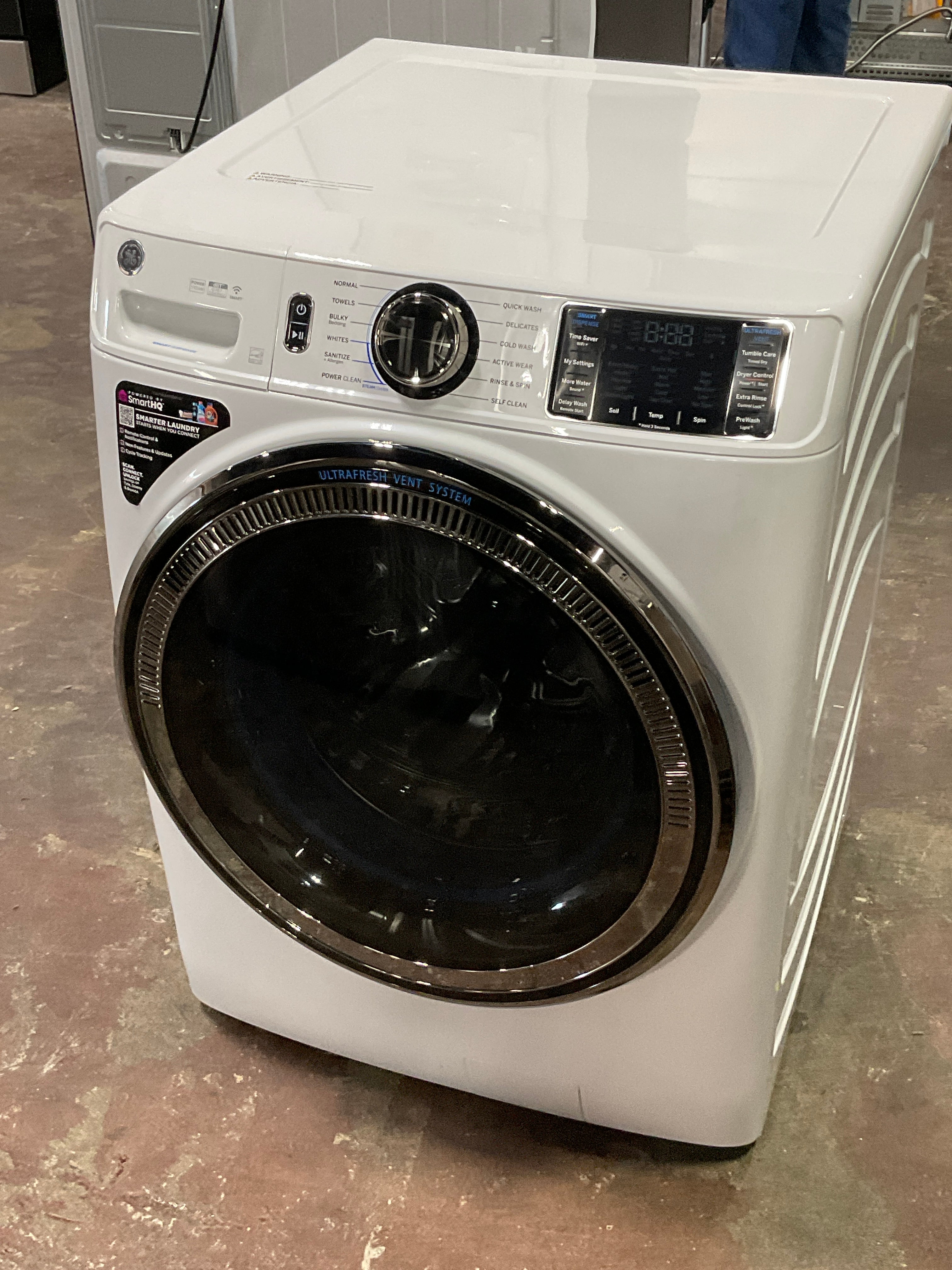 GE GE® ENERGY STAR® 5.0 cu. ft. Capacity Smart Front Load Steam Washer with SmartDispense™ UltraFresh Vent System with OdorBlock™ and Steam