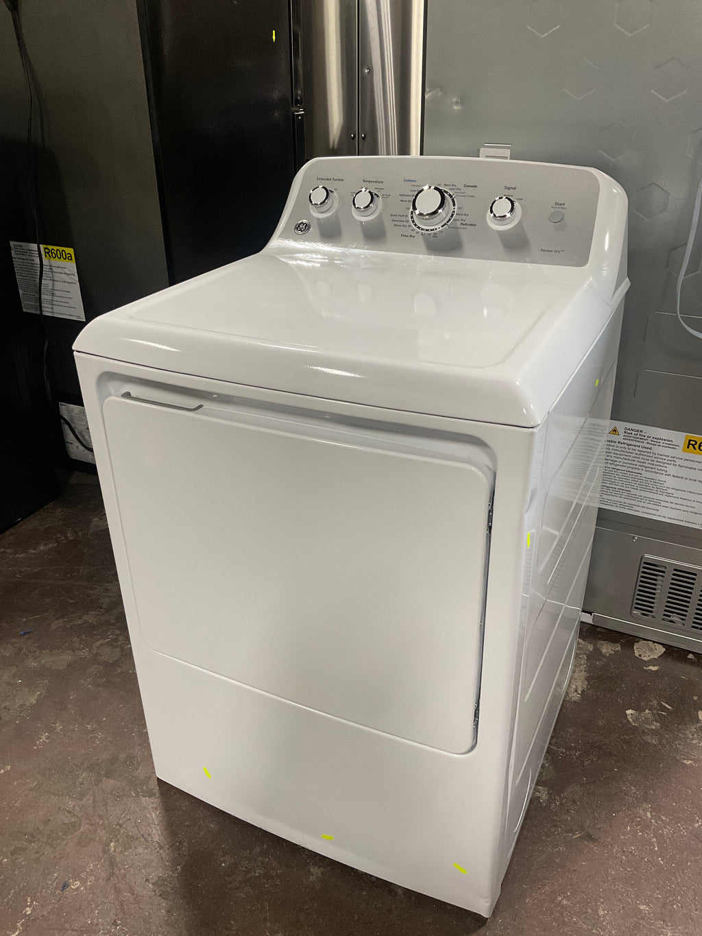 GE GE® 7.2 cu. ft. Capacity aluminized alloy drum Electric Dryer with Sensor Dry