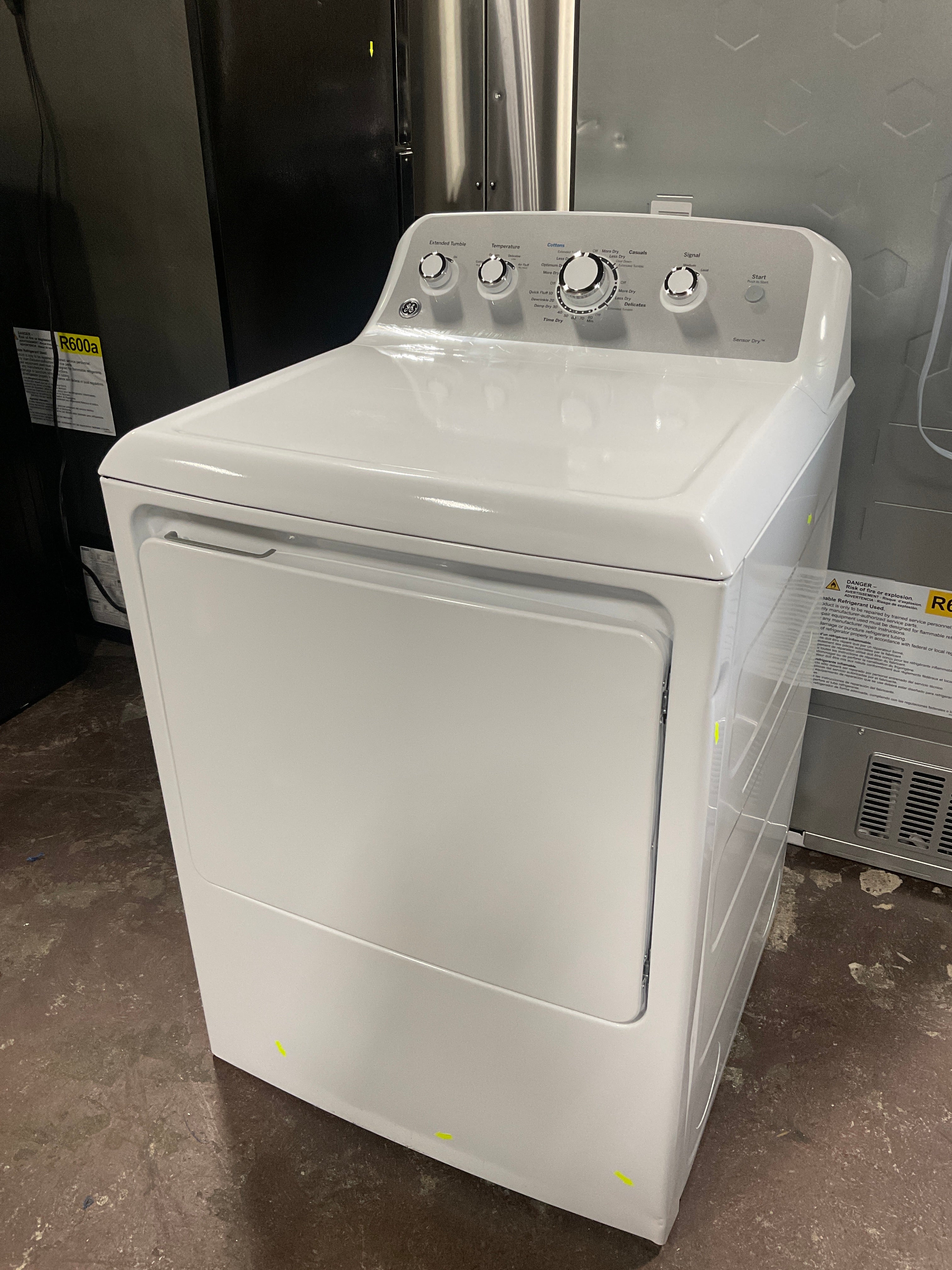 GE GE® 7.2 cu. ft. Capacity aluminized alloy drum Electric Dryer with Sensor Dry