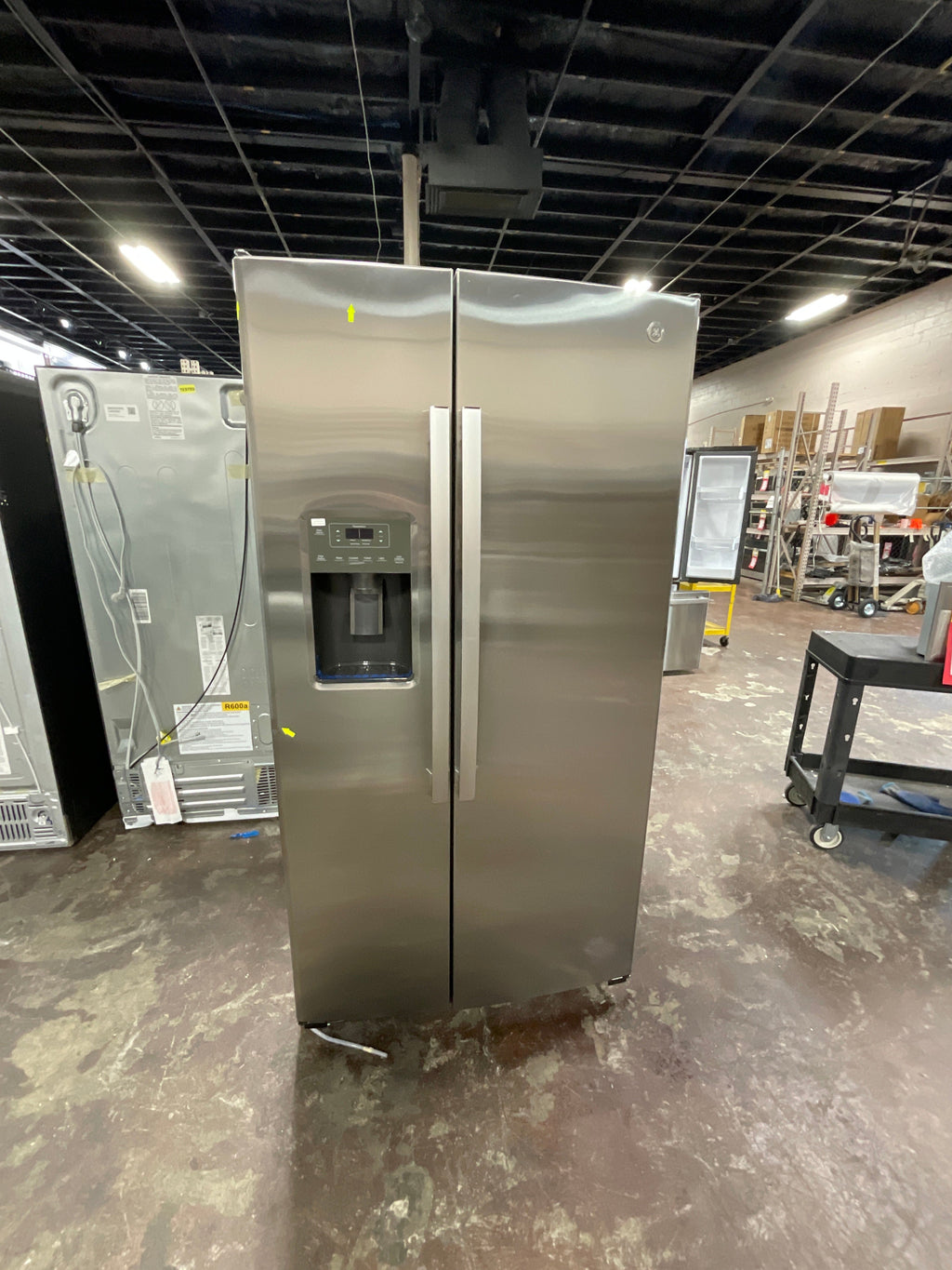 GE 25.3 Cu. Ft. Side-By-Side Refrigerator