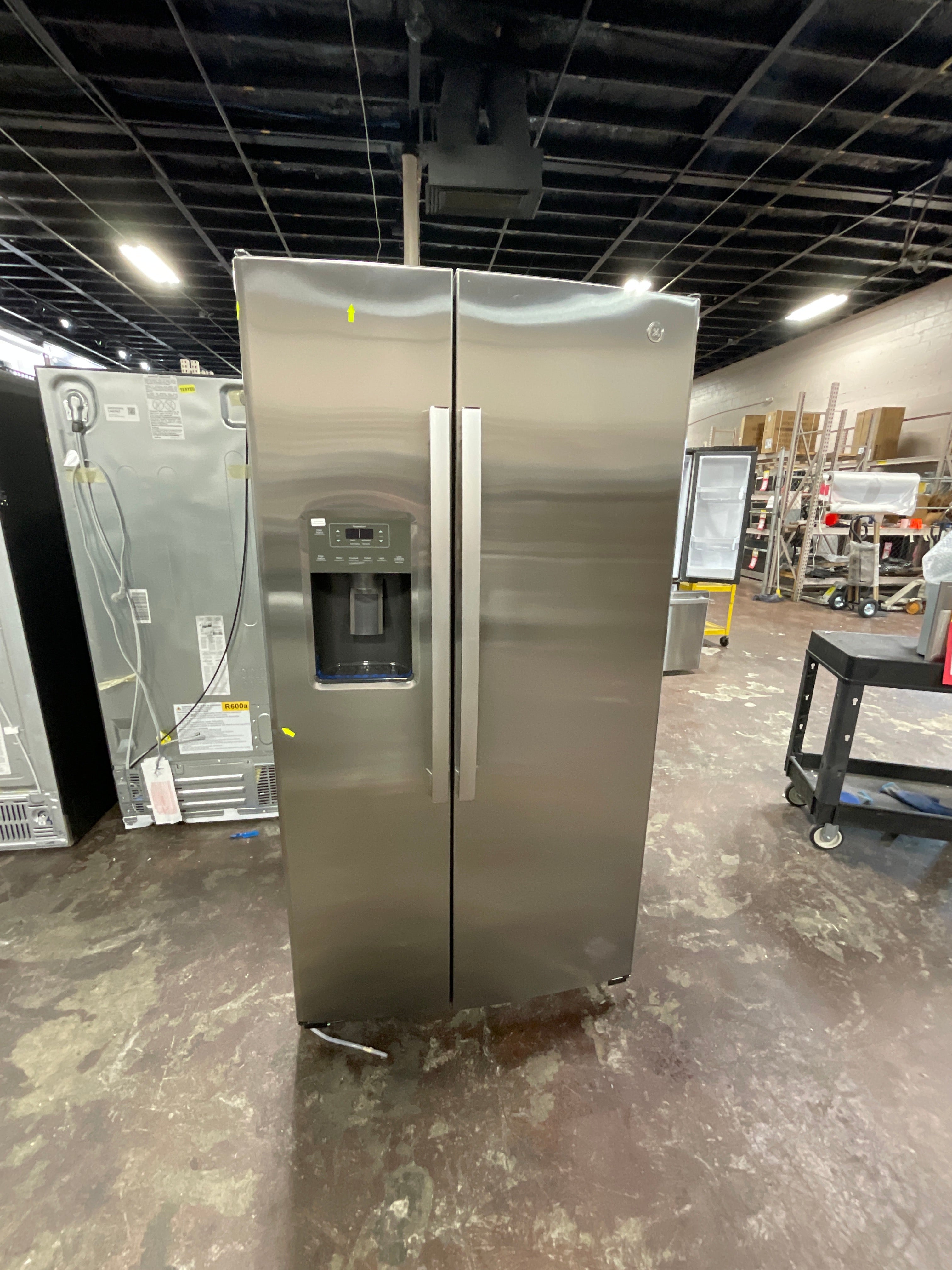 GE 25.3 Cu. Ft. Side-By-Side Refrigerator