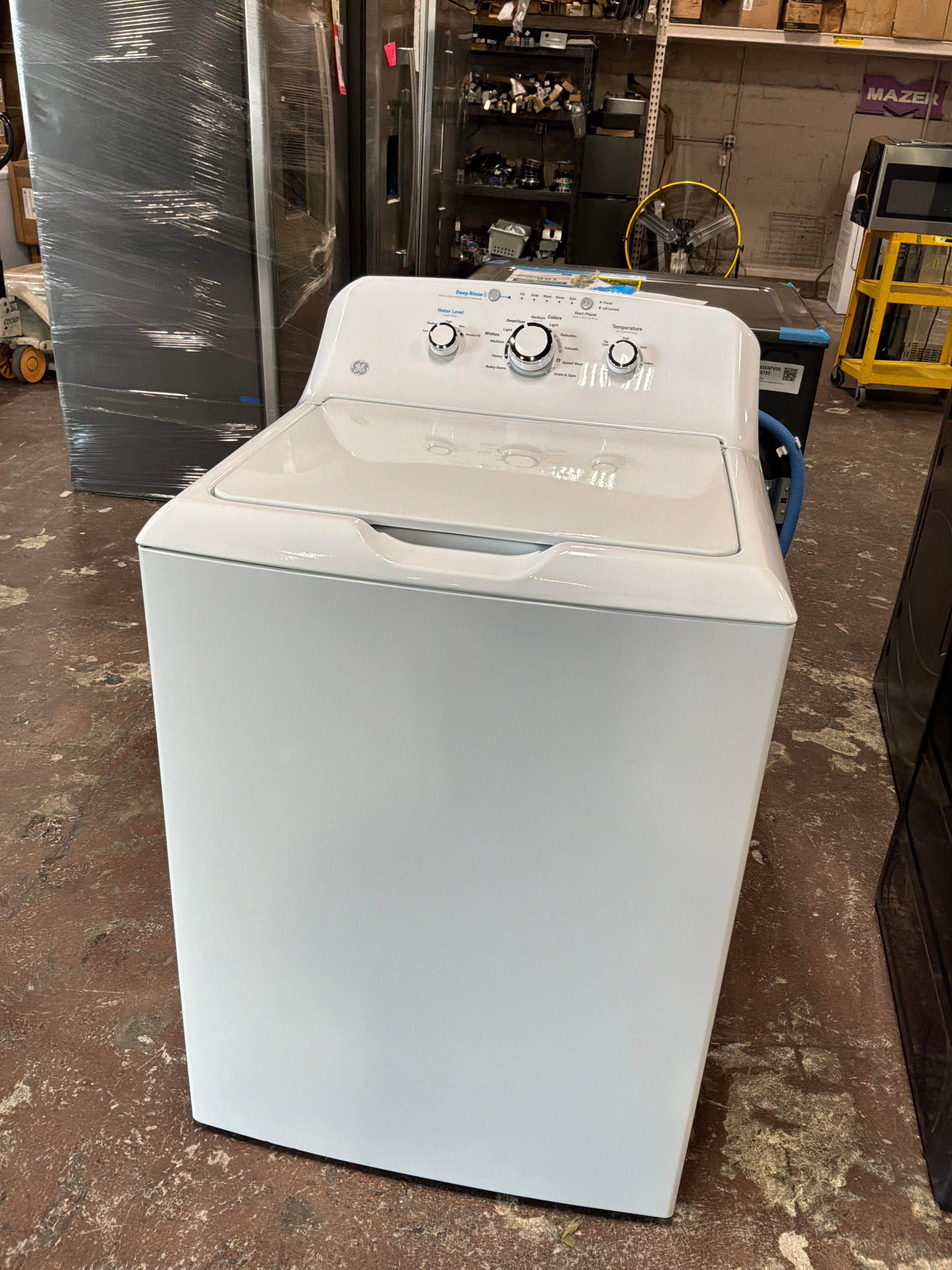 GE GE® 4.0 cu. ft. Capacity Washer with Stainless Steel Basket and Water Level Control