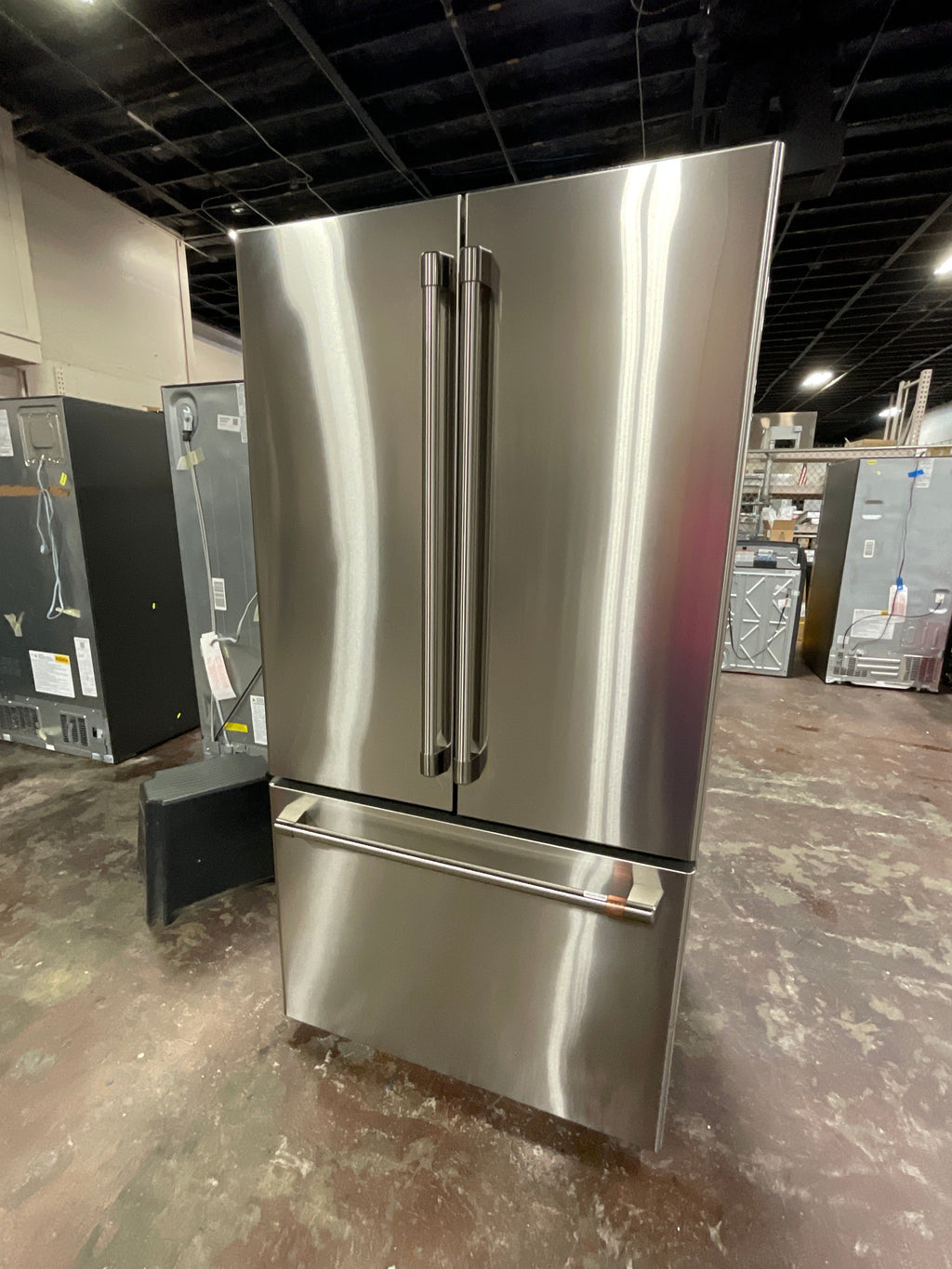 CAFÉ™ ENERGY STAR® 23.1 Cu. Ft. Smart Counter-Depth French-Door Refrigerator