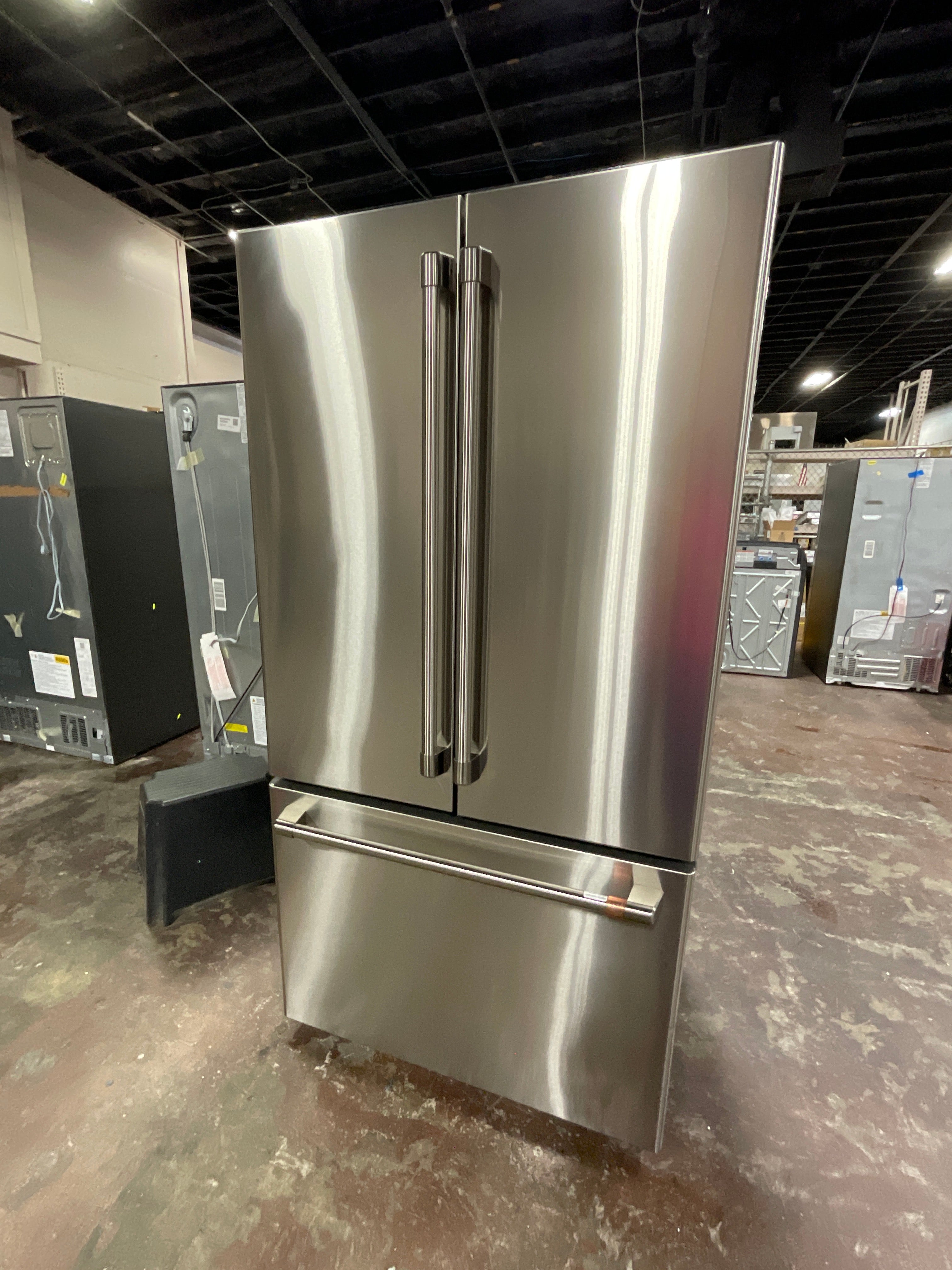 CAFÉ™ ENERGY STAR® 23.1 Cu. Ft. Smart Counter-Depth French-Door Refrigerator
