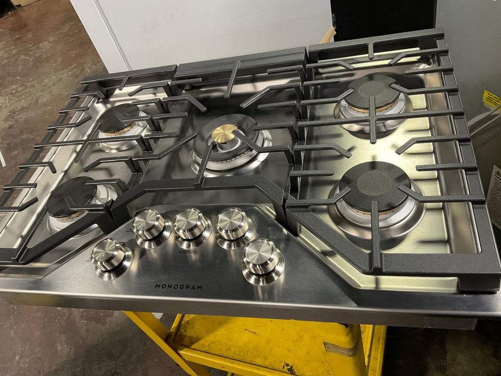 Monogram 30" Deep-Recessed Gas Cooktop (Natural Gas)